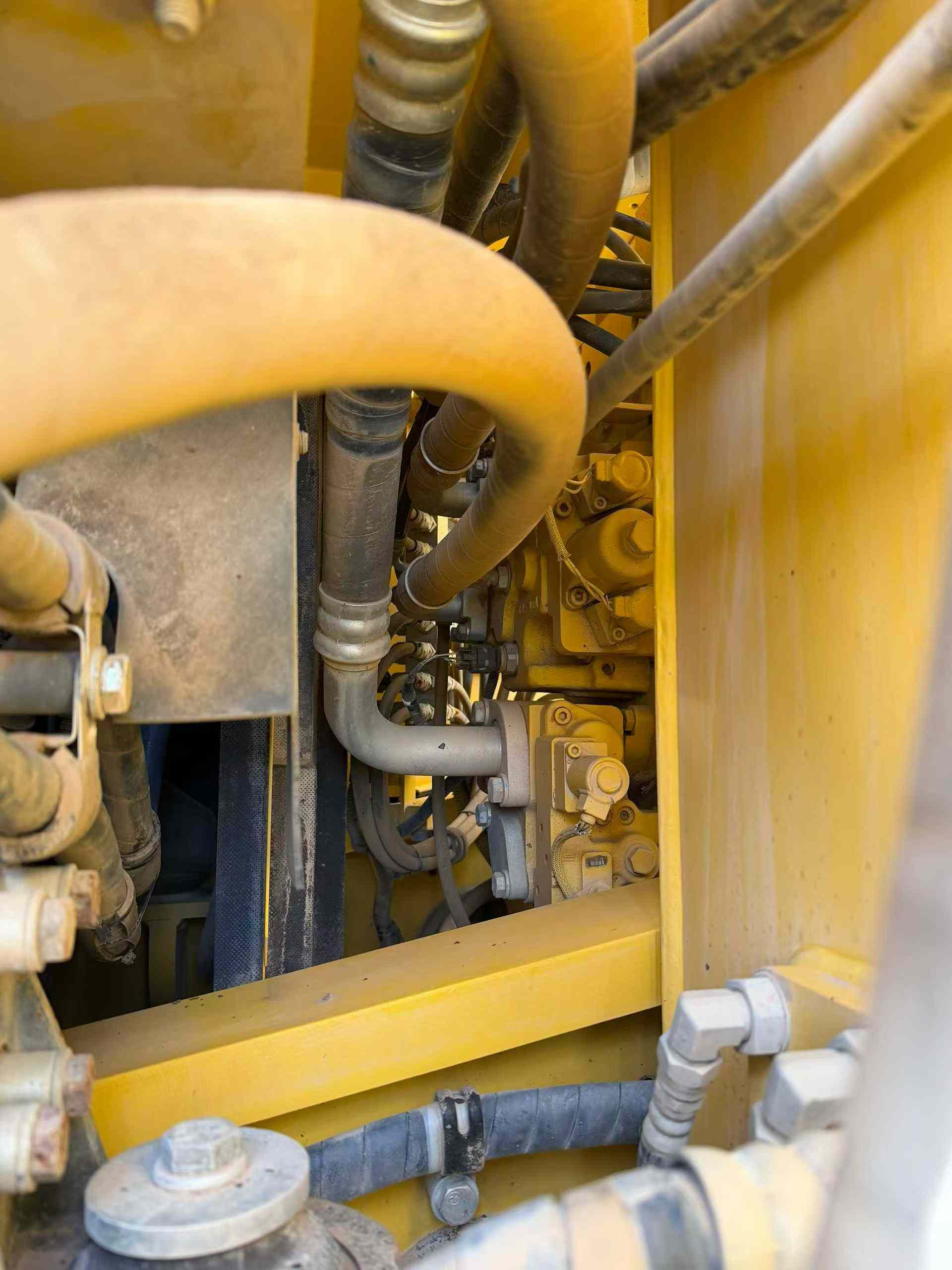 Used Komatsu PC220-8M0 Excavator 2020 Model / 5