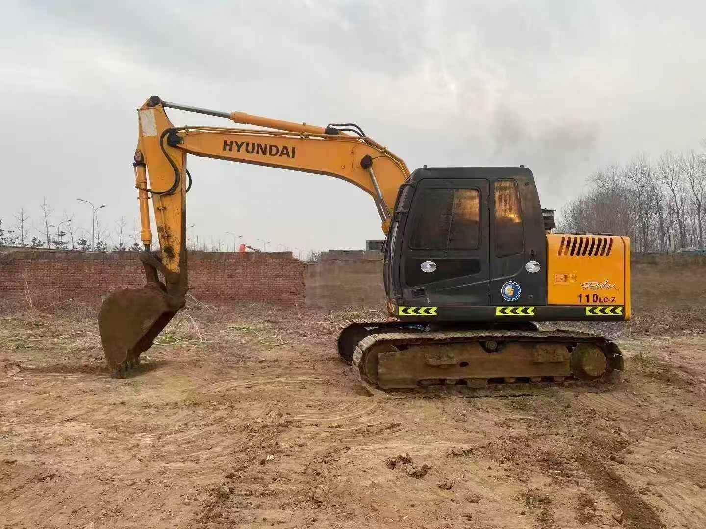 Used Hyundai R110-7 Excavator 2016 Model / 3
