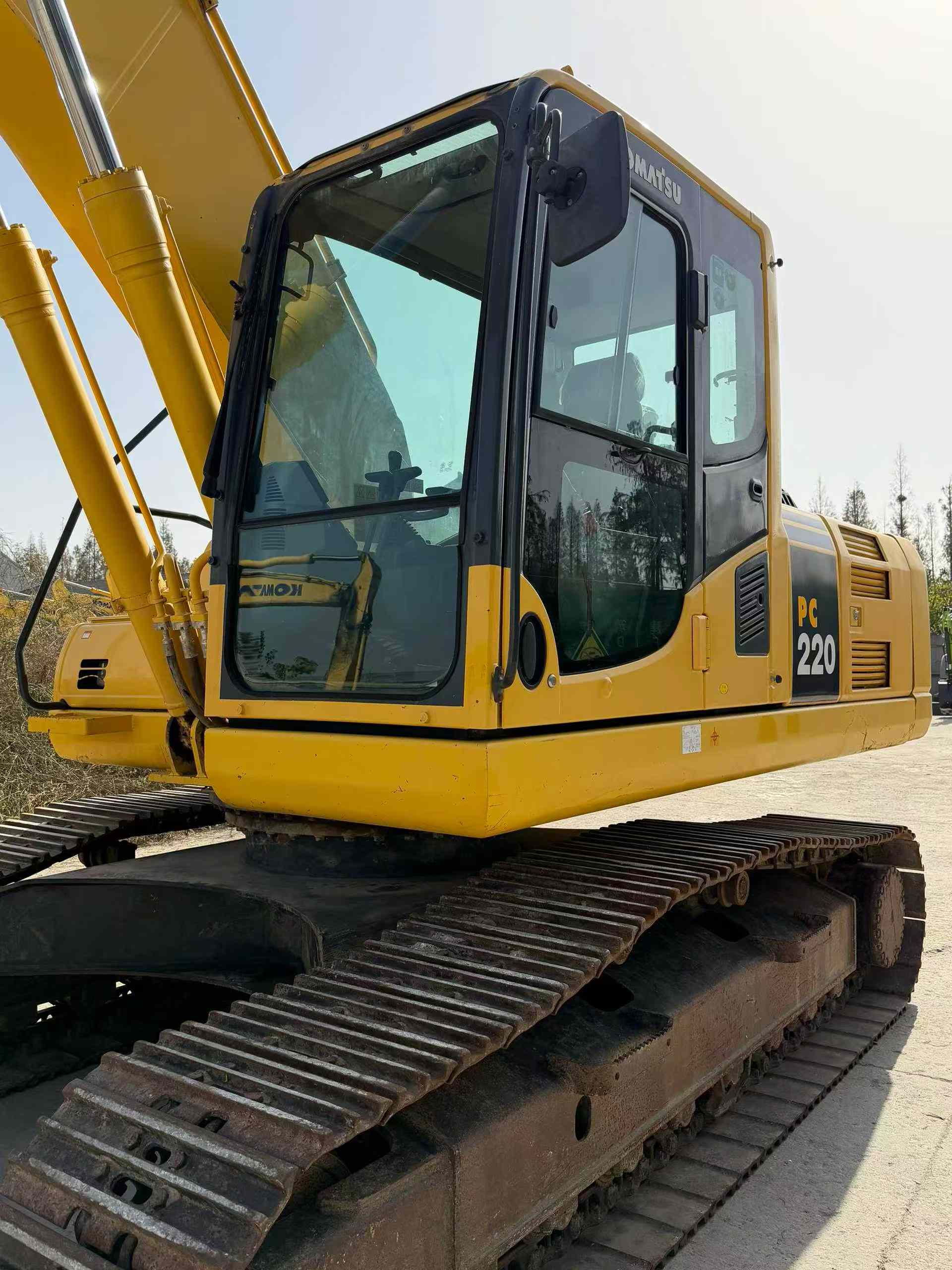 Used Komatsu PC220-8M0 Excavator 2020 Model / 2