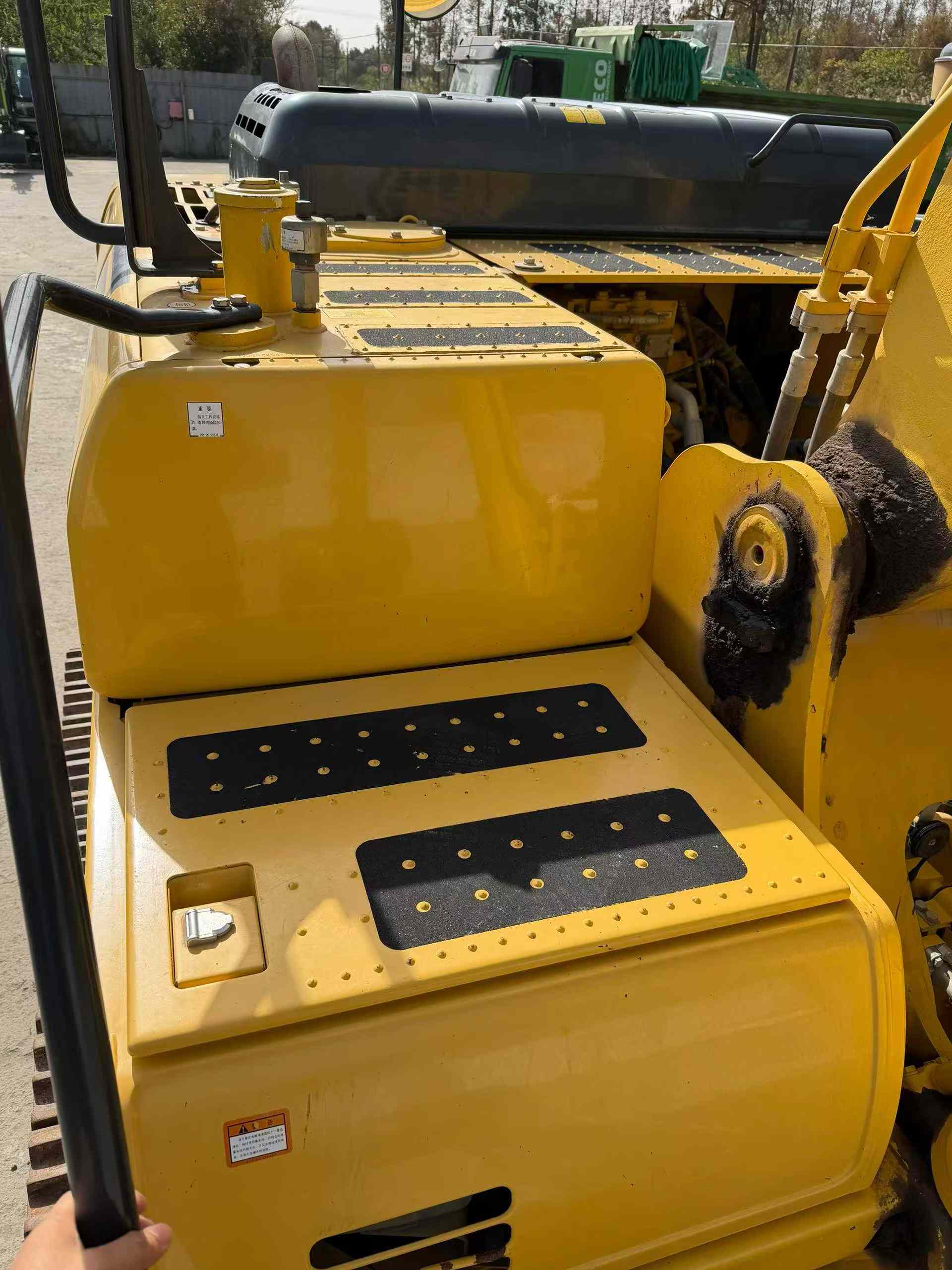 Used Komatsu PC220-8M0 Excavator 2020 Model / 9