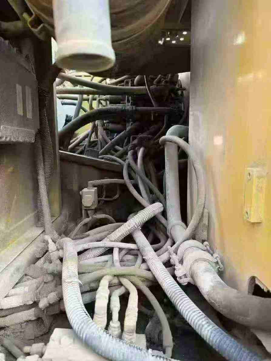 Used Volvo EW210C Excavator 2009 Model / 4