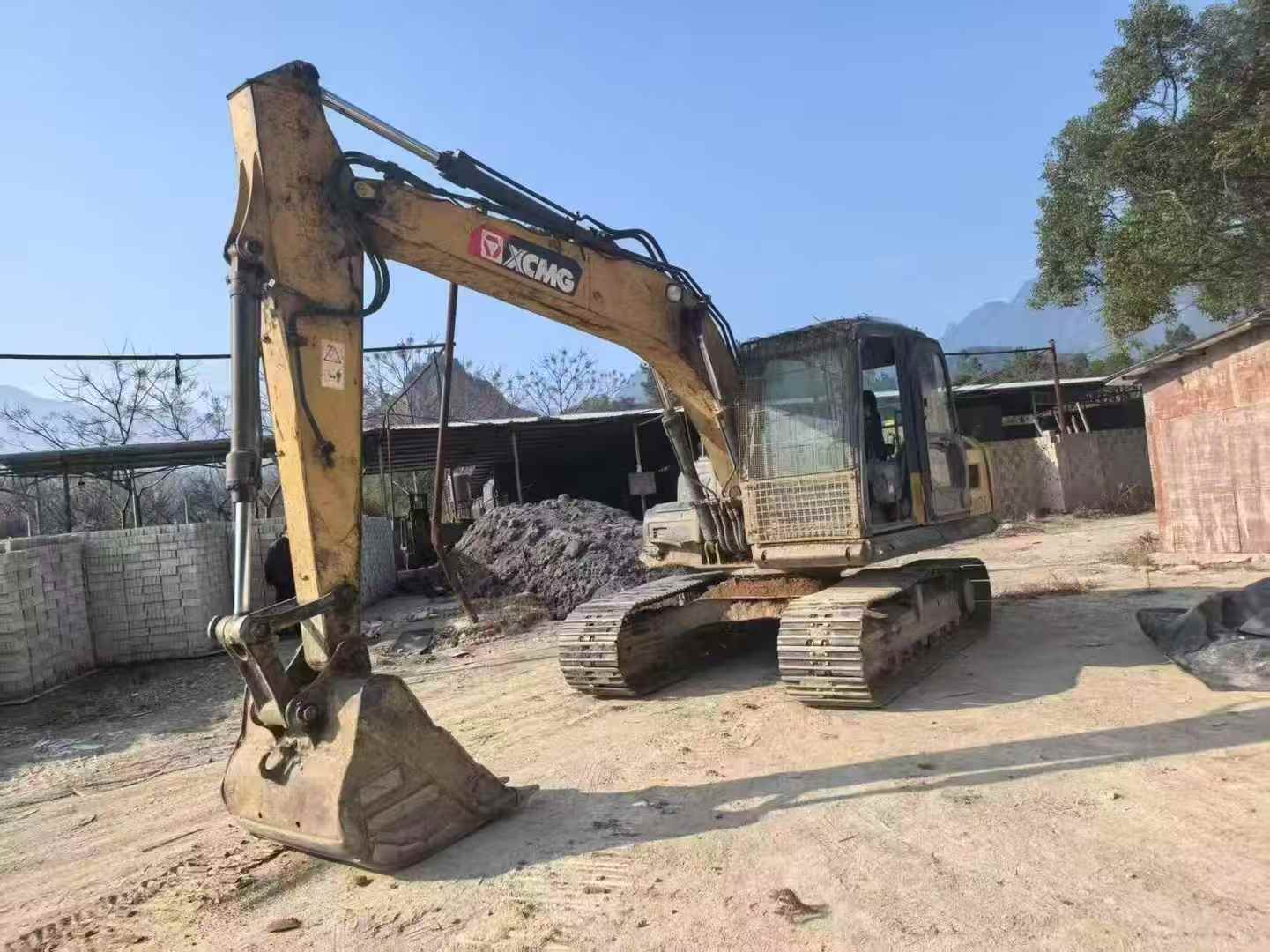 Used XCMG XE150 Excavator 2021 Model / 3