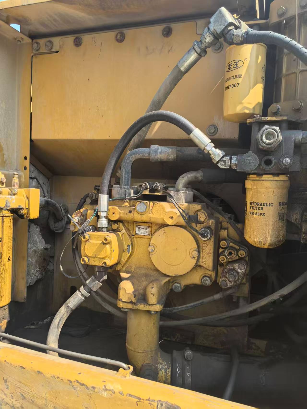 Used Caterpillar 320D Excavator 2016 Model / 4