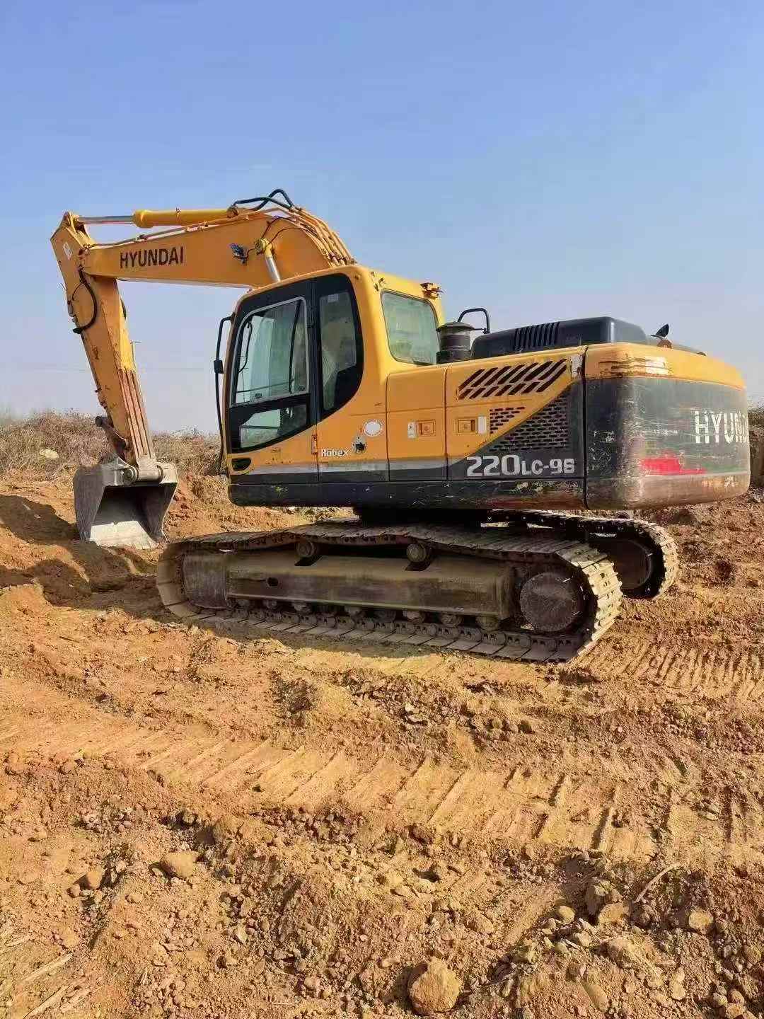 Buy Hyundai 220LC Used Excavator Buy Hyundai 220LC Used Excavator