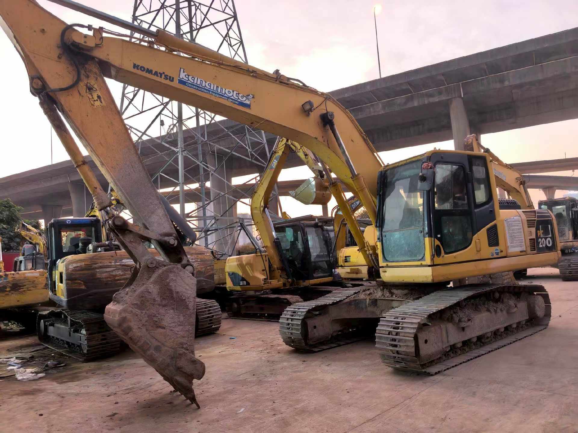 Used Komatsu PC200-8N1 Excavator 2013 Model / 4