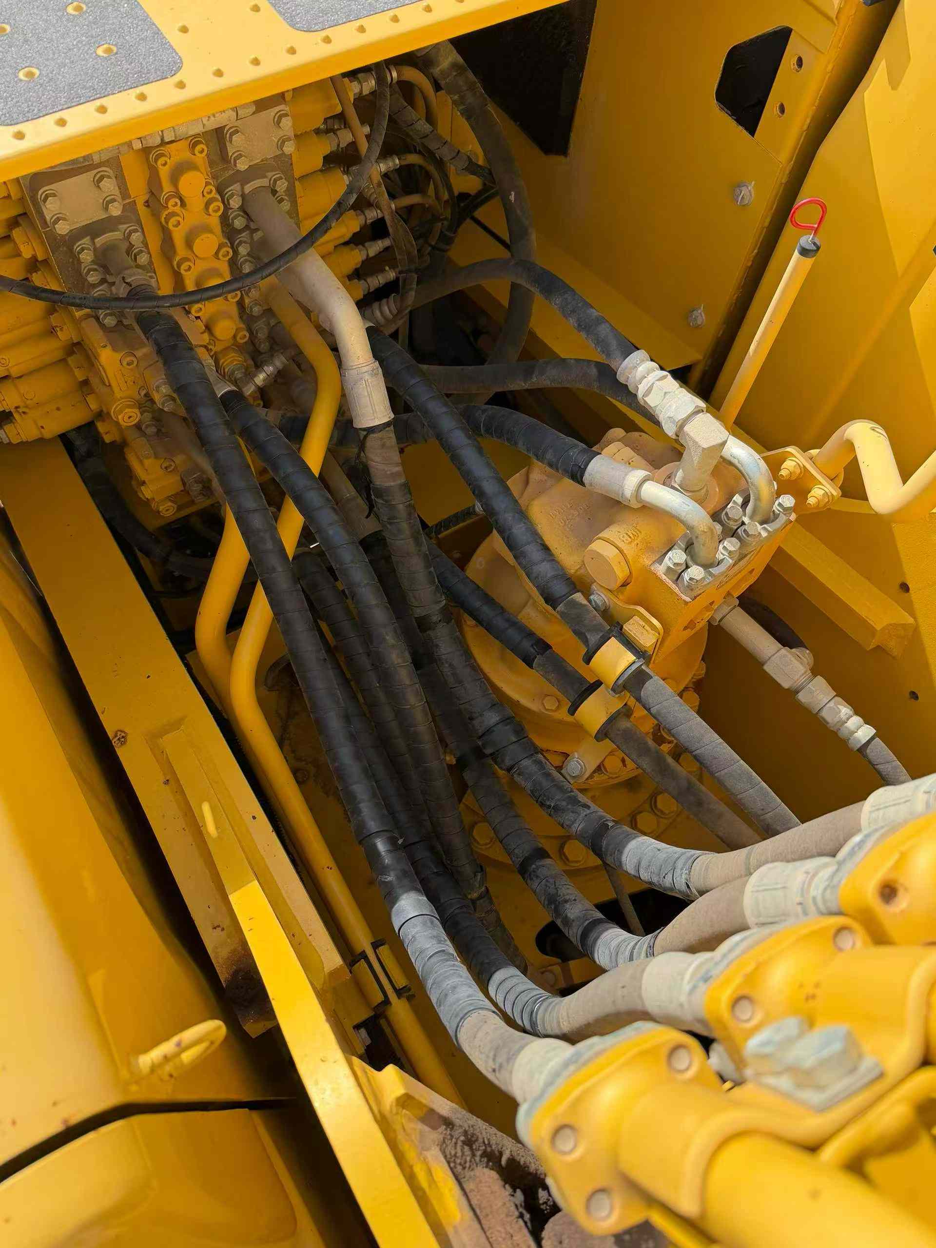 Used Komatsu PC220-8M0 Excavator 2020 Model / 4