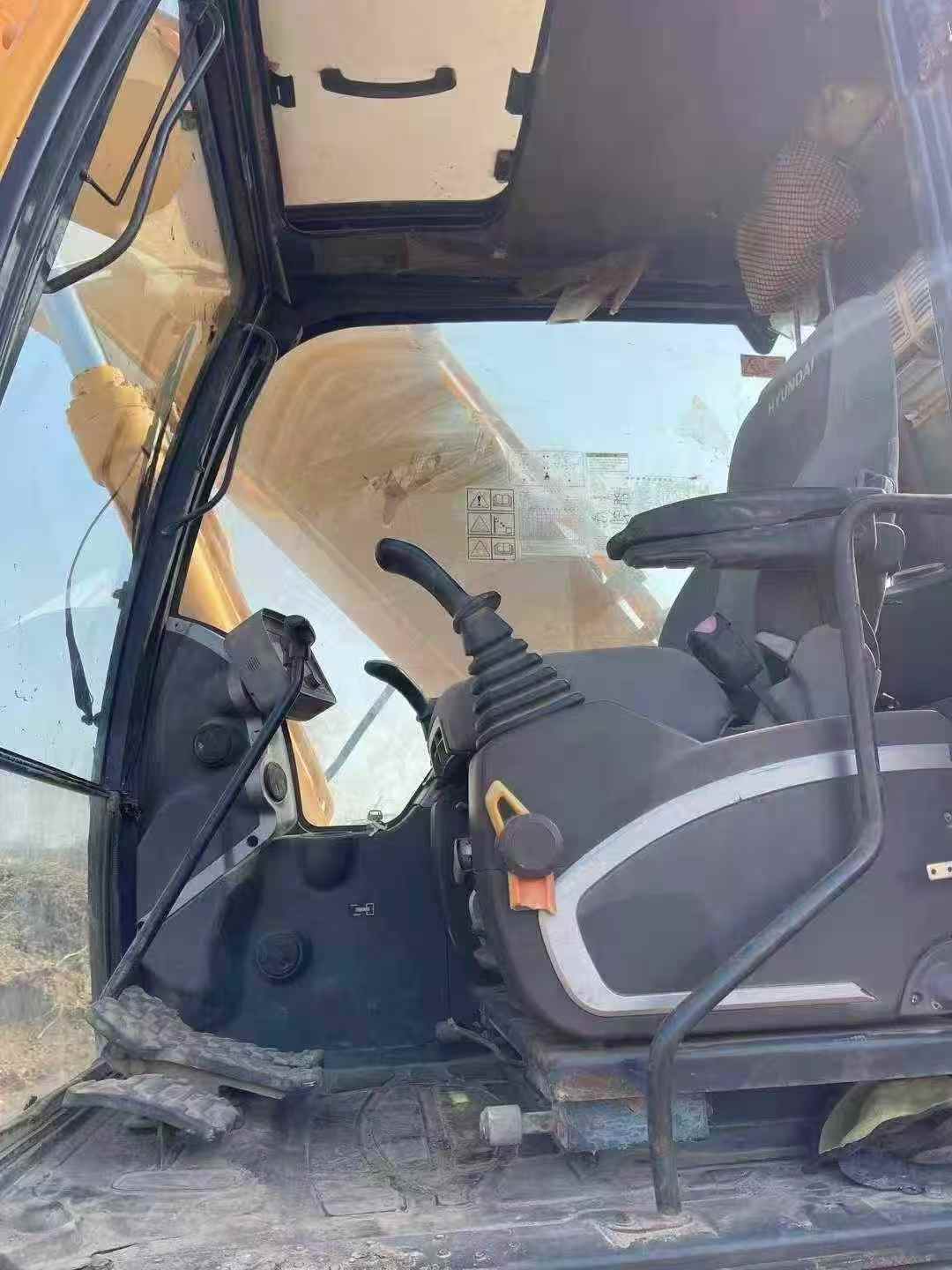 Used Hyundai 220LC Excavator 2016 Model / 6