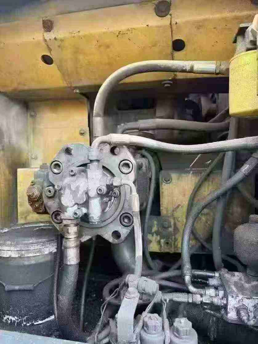 Used Volvo EW210C Excavator 2009 Model / 5