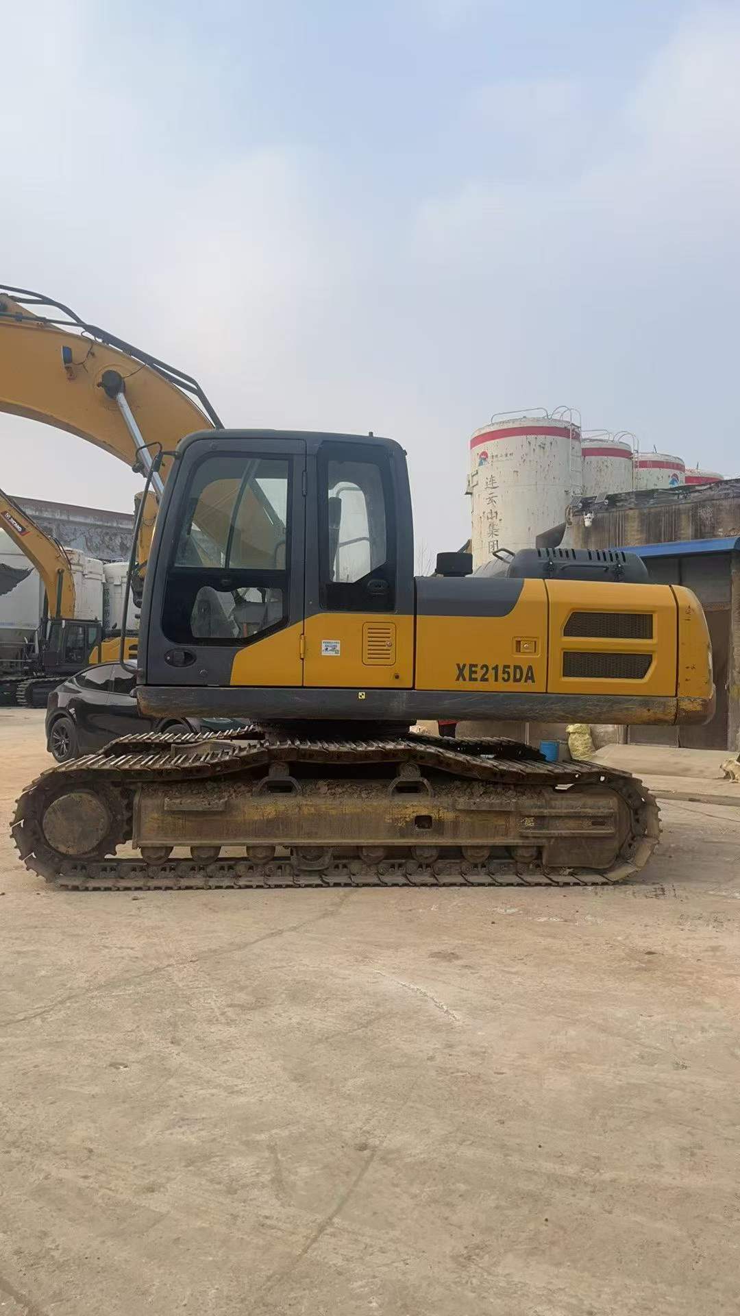 Used XCMG XE215DA Excavator 2021 Model / 3