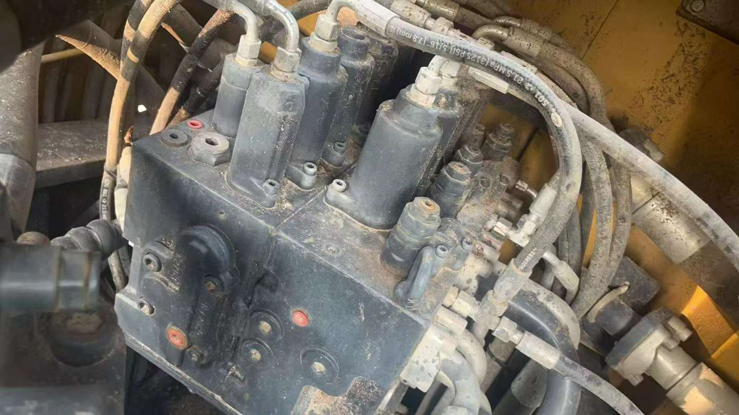 Used XCMG XE215DA Excavator 2021 Model / 7