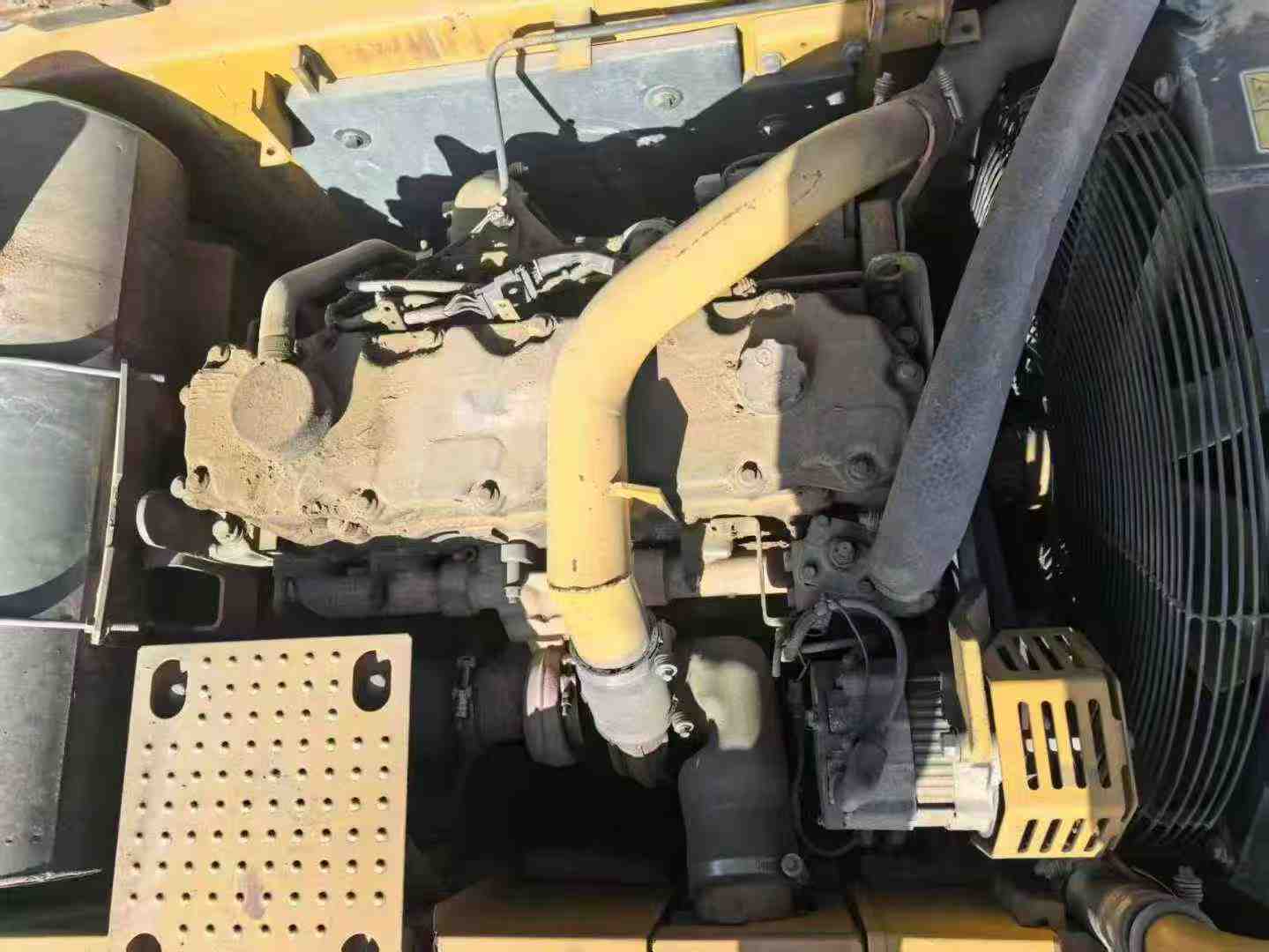 Used Caterpillar 324DL Excavator 2011 Model / 6