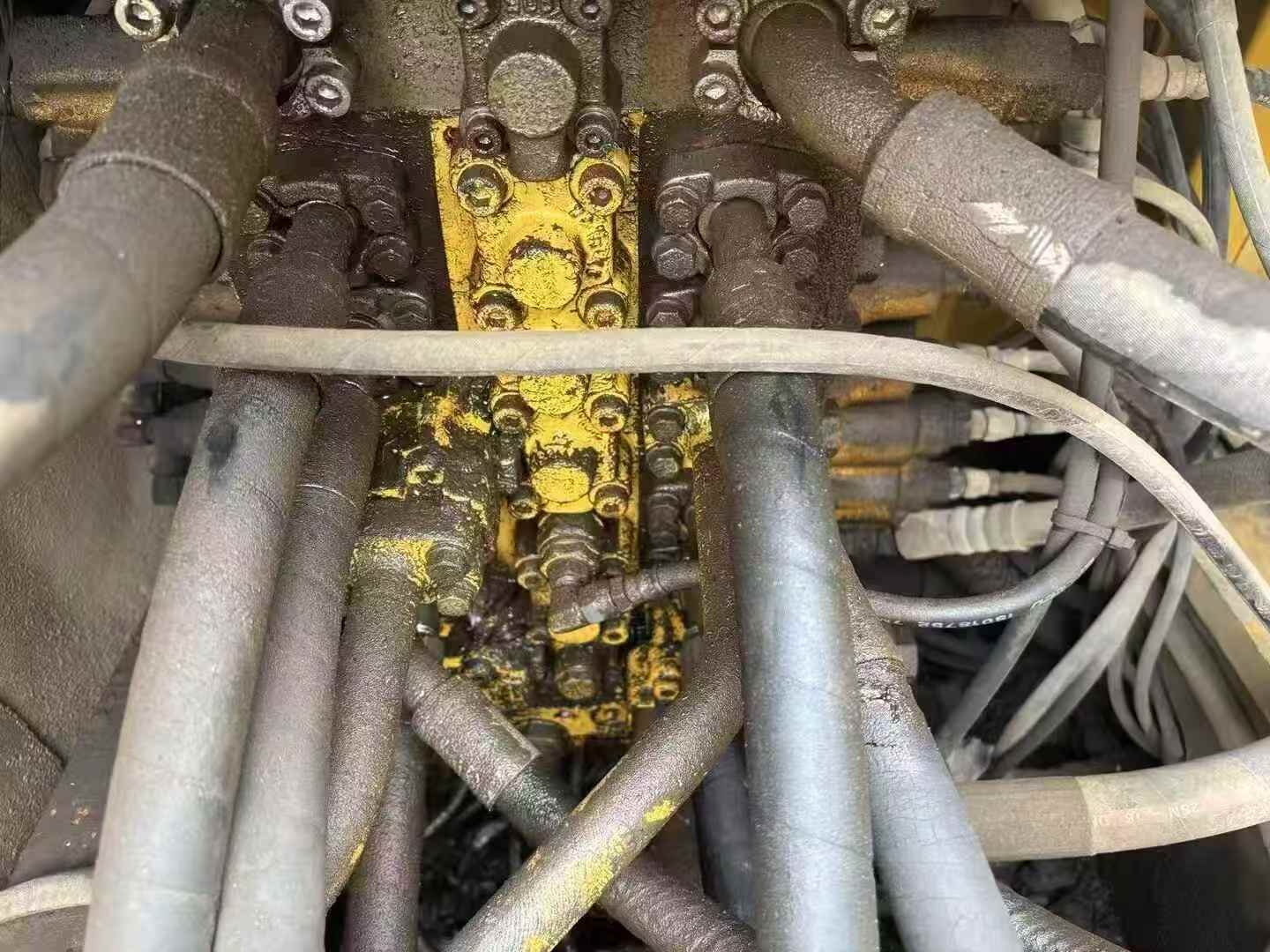 Used Komatsu PC200LC-8 Excavator 2010 Model / 5