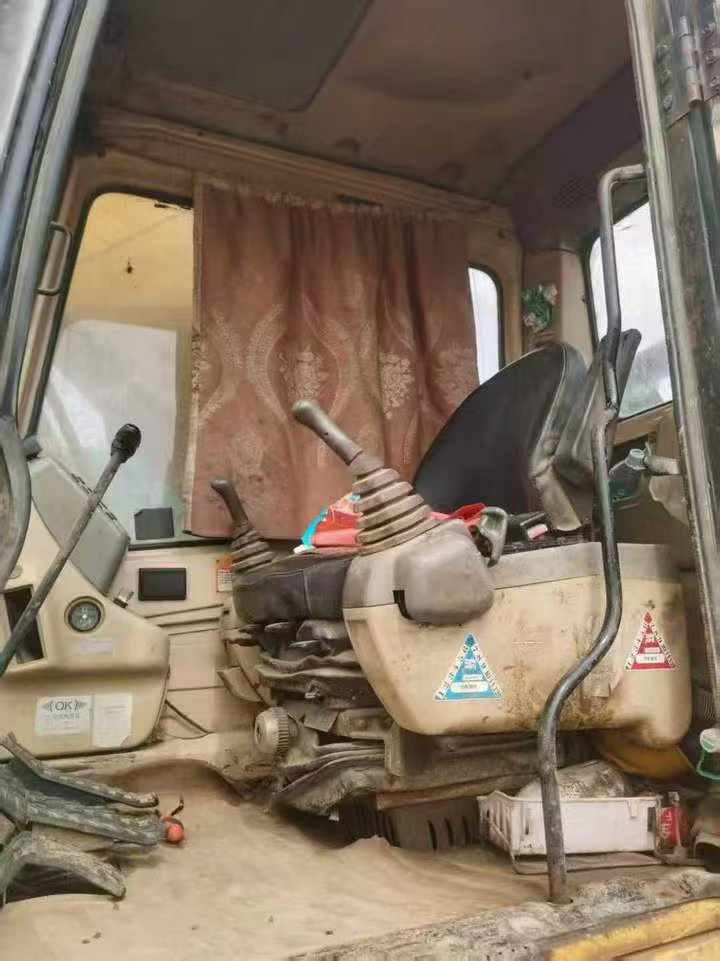 Used Caterpillar 320B Excavator 2016 Model / 4