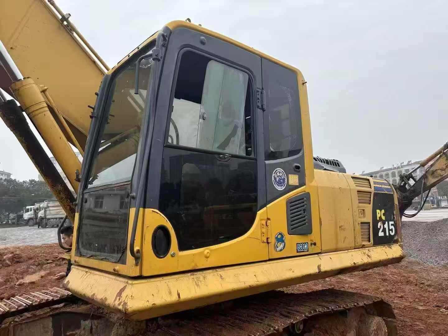 Used Komatsu PC200LC-8 Excavator 2010 Model / 2
