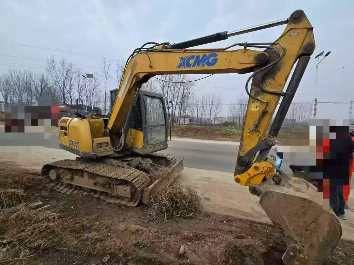 Used XCMG XE75WD Excavator 2018 Model / 4