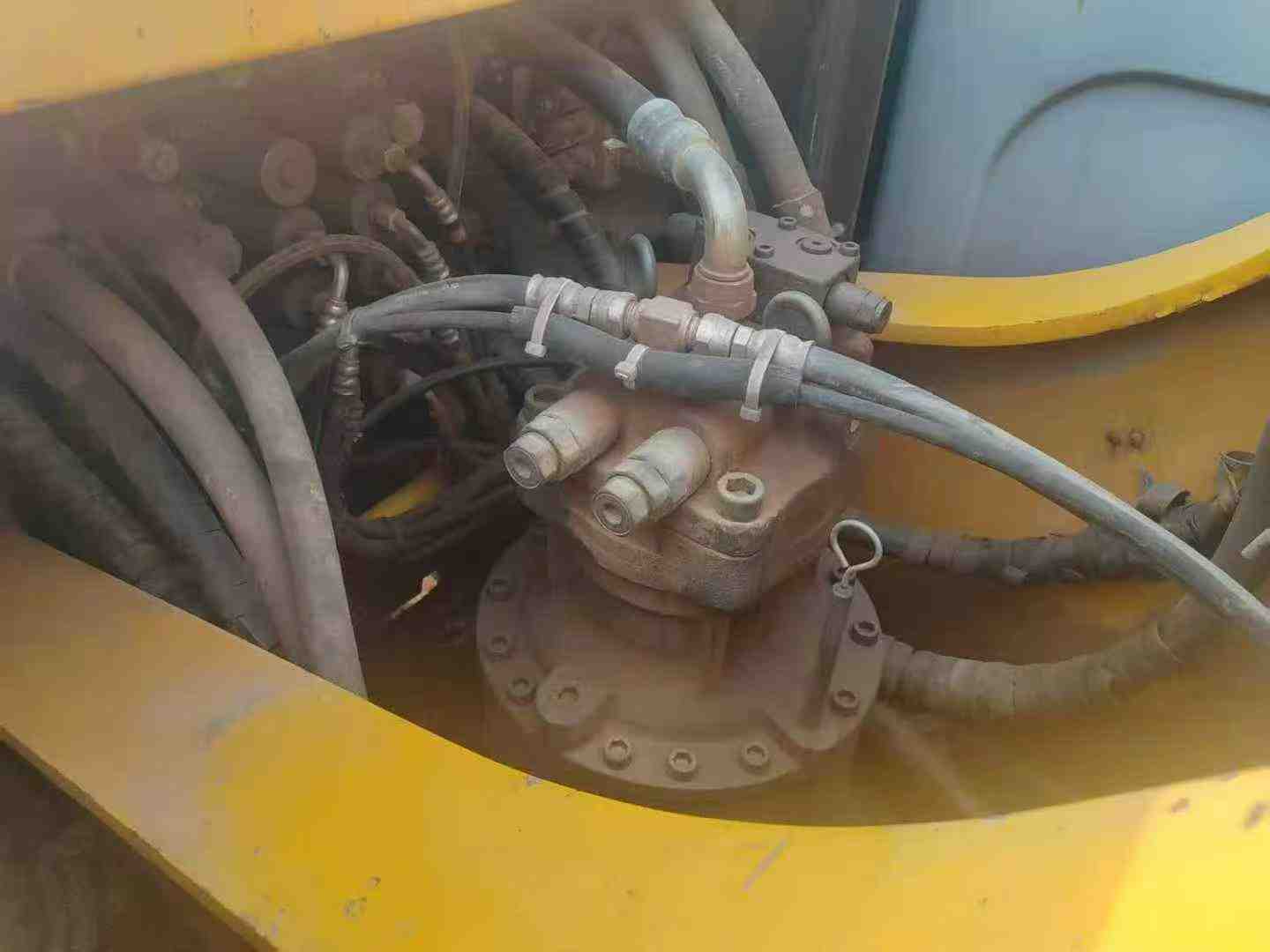 Used Kato HD820R Excavator 2012 Model / 3