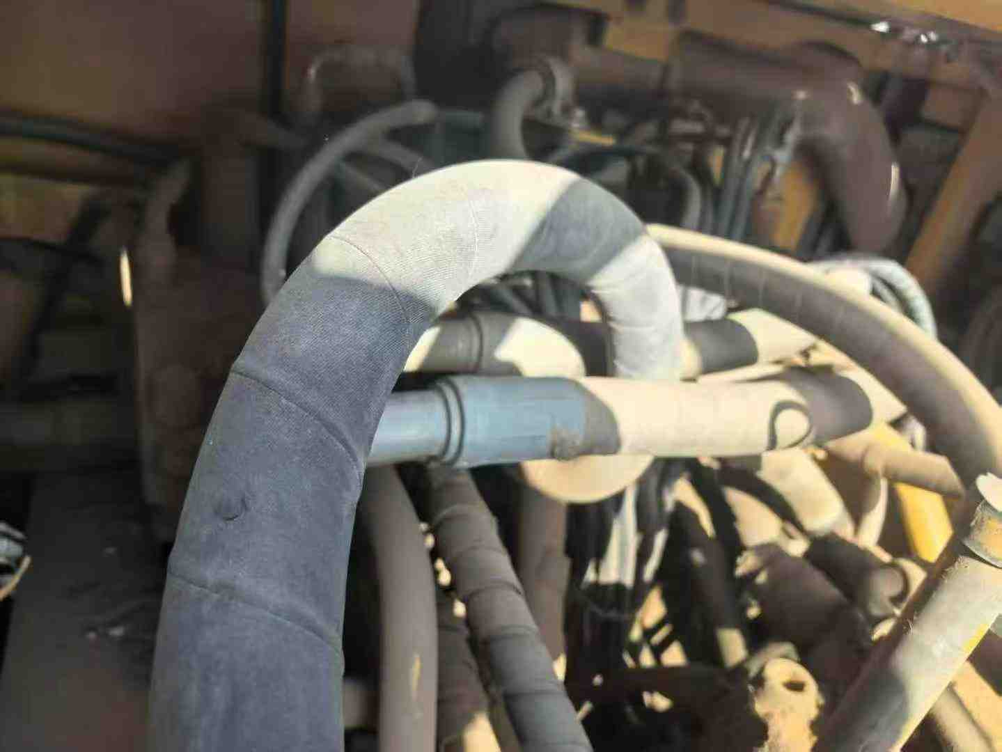 Used Caterpillar 324DL Excavator 2011 Model / 7