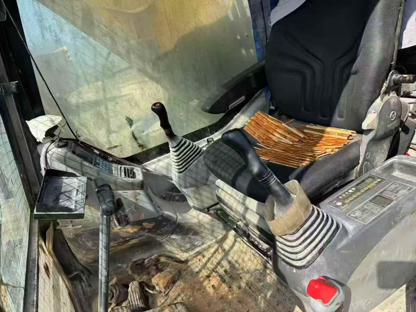 Buy Komatsu PC60 Used Excavator