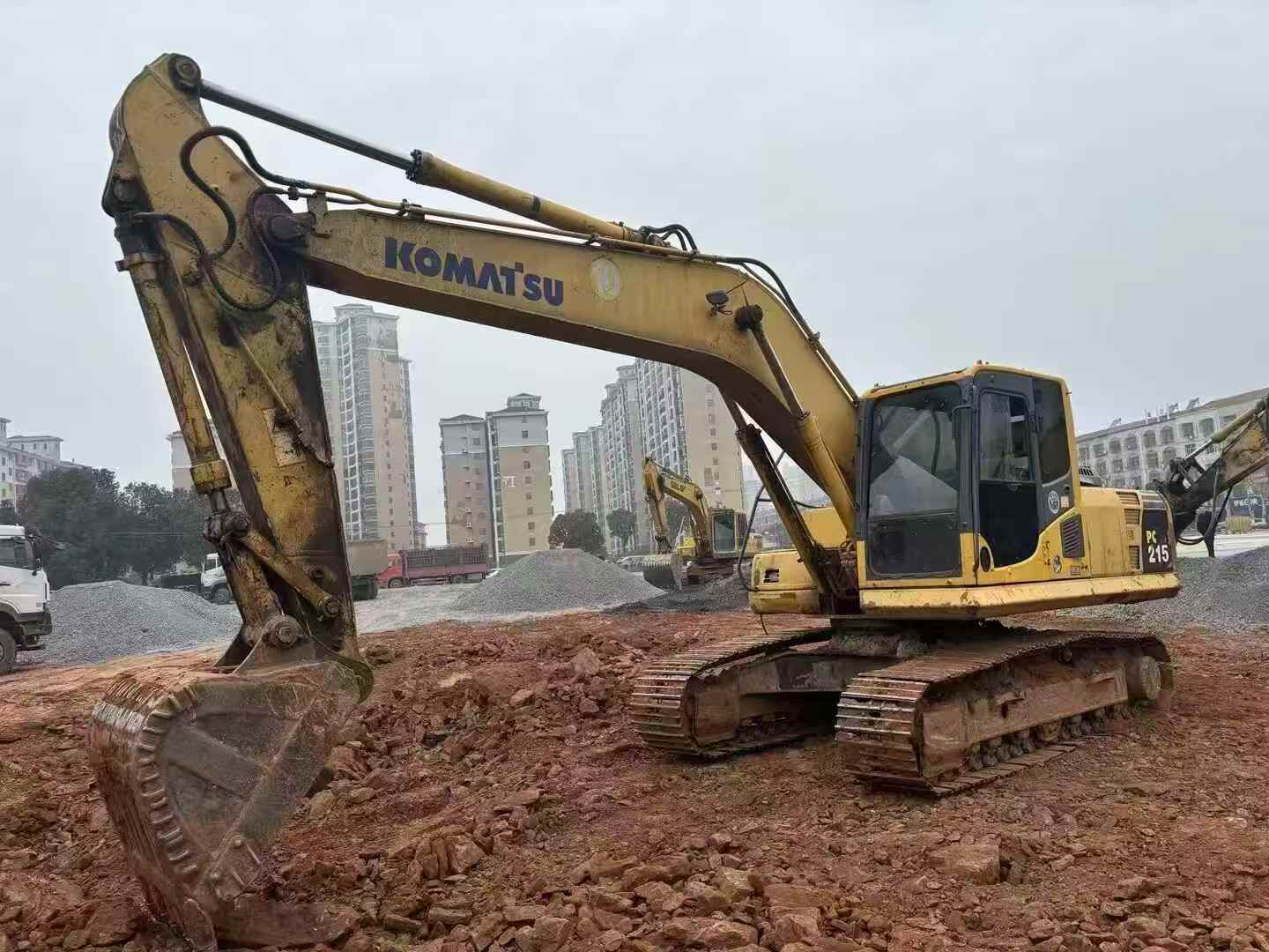 Used Komatsu PC200LC-8 Excavator 2010 Model / 3