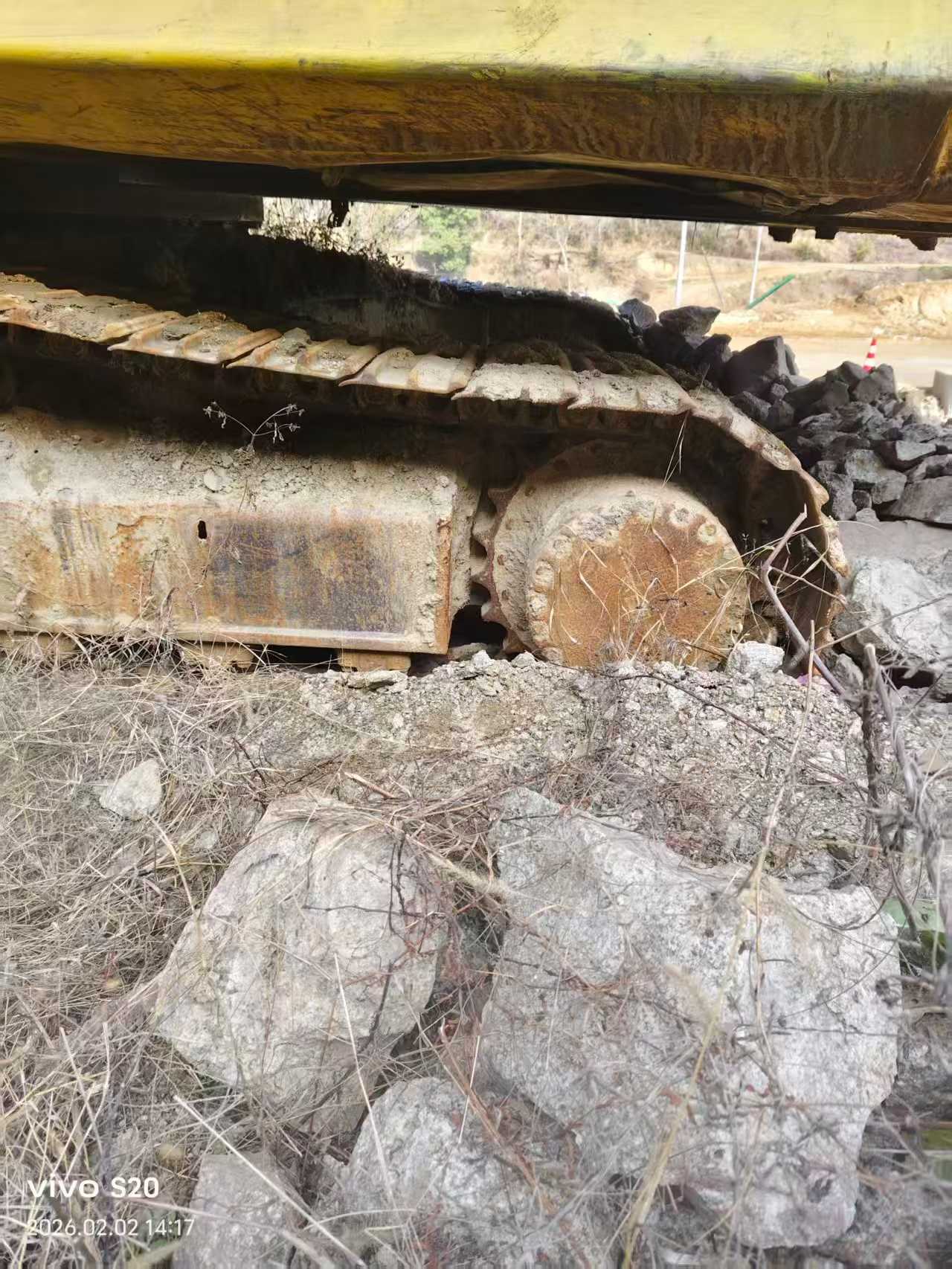 Used Komatsu PC220 Excavator 2016 Model / 4