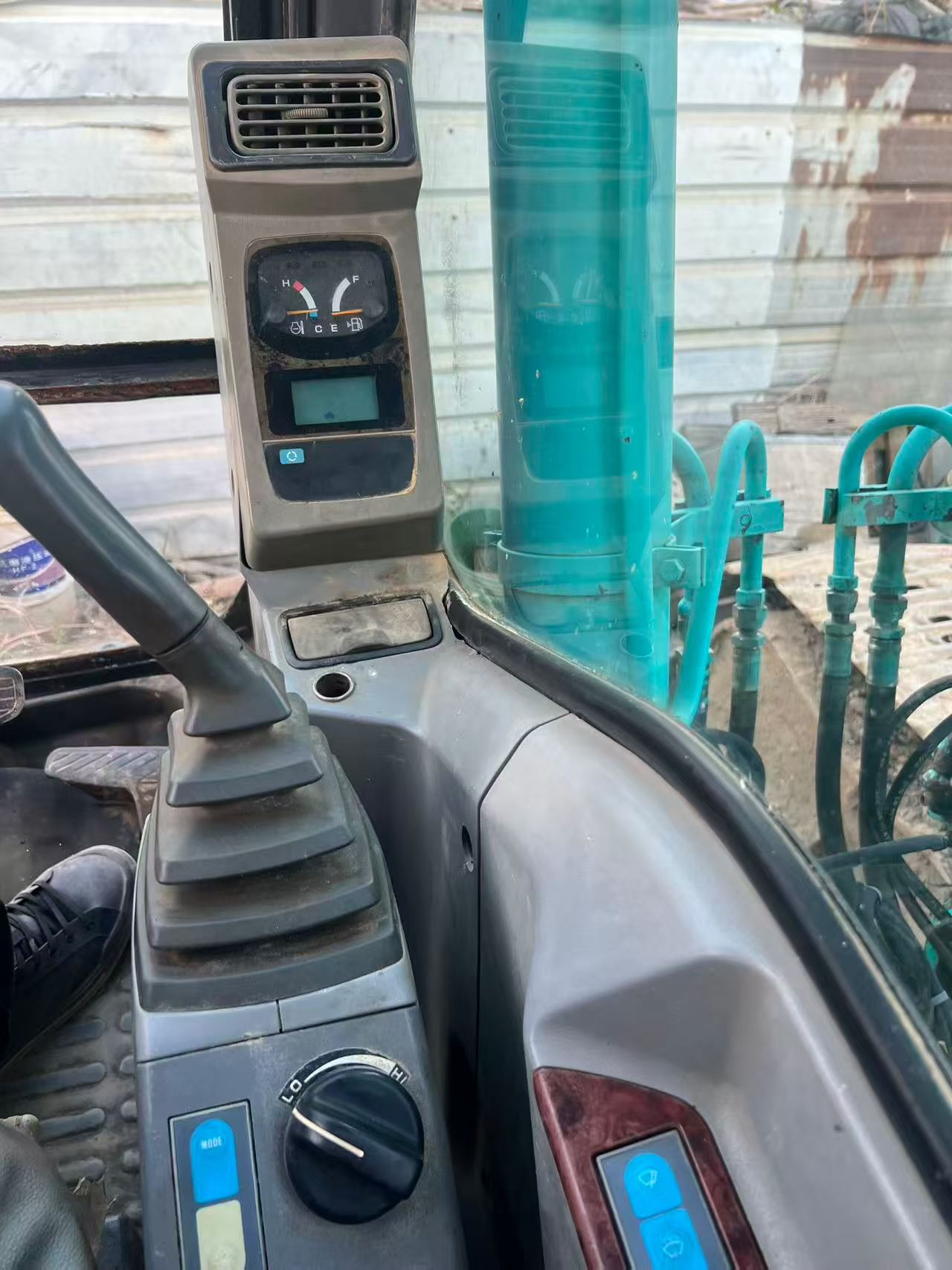 Used Kobelco SK200 Excavator 2016 Model / 8