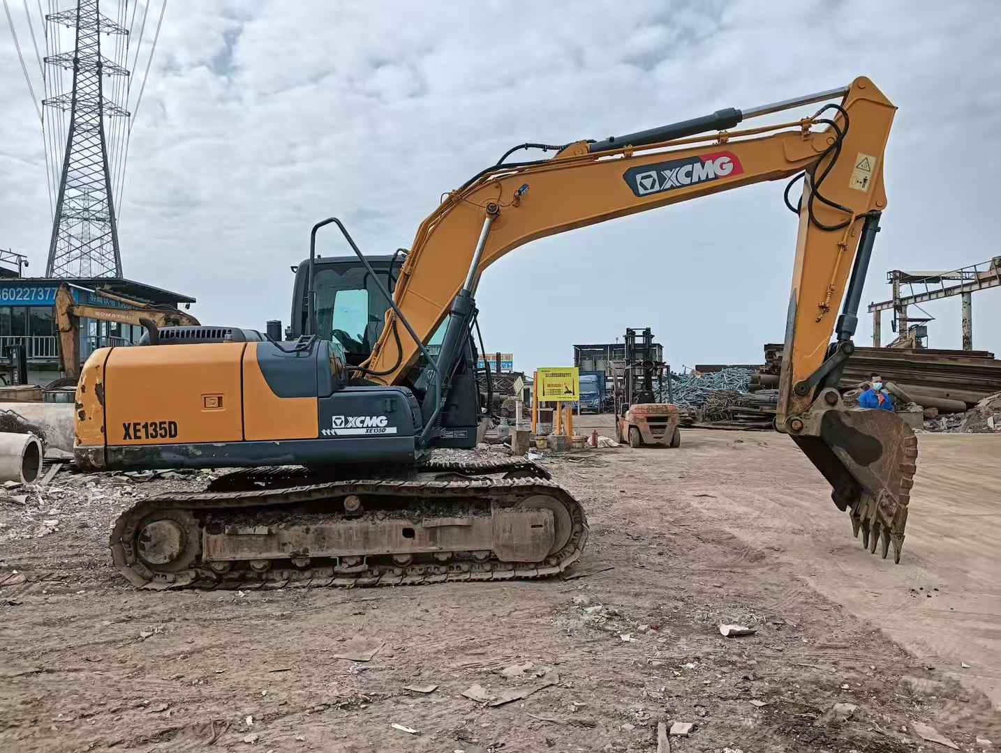 Buy XCMG XE135GA Used Excavator