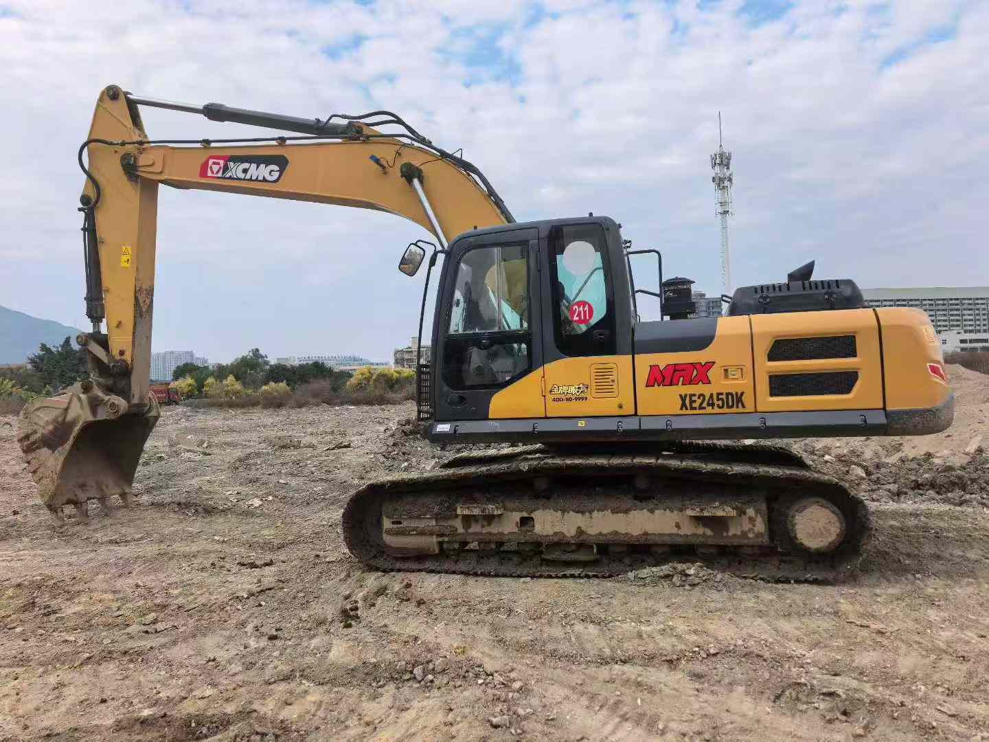 Used XCMG XE245GH Excavator 2021 Model / 8