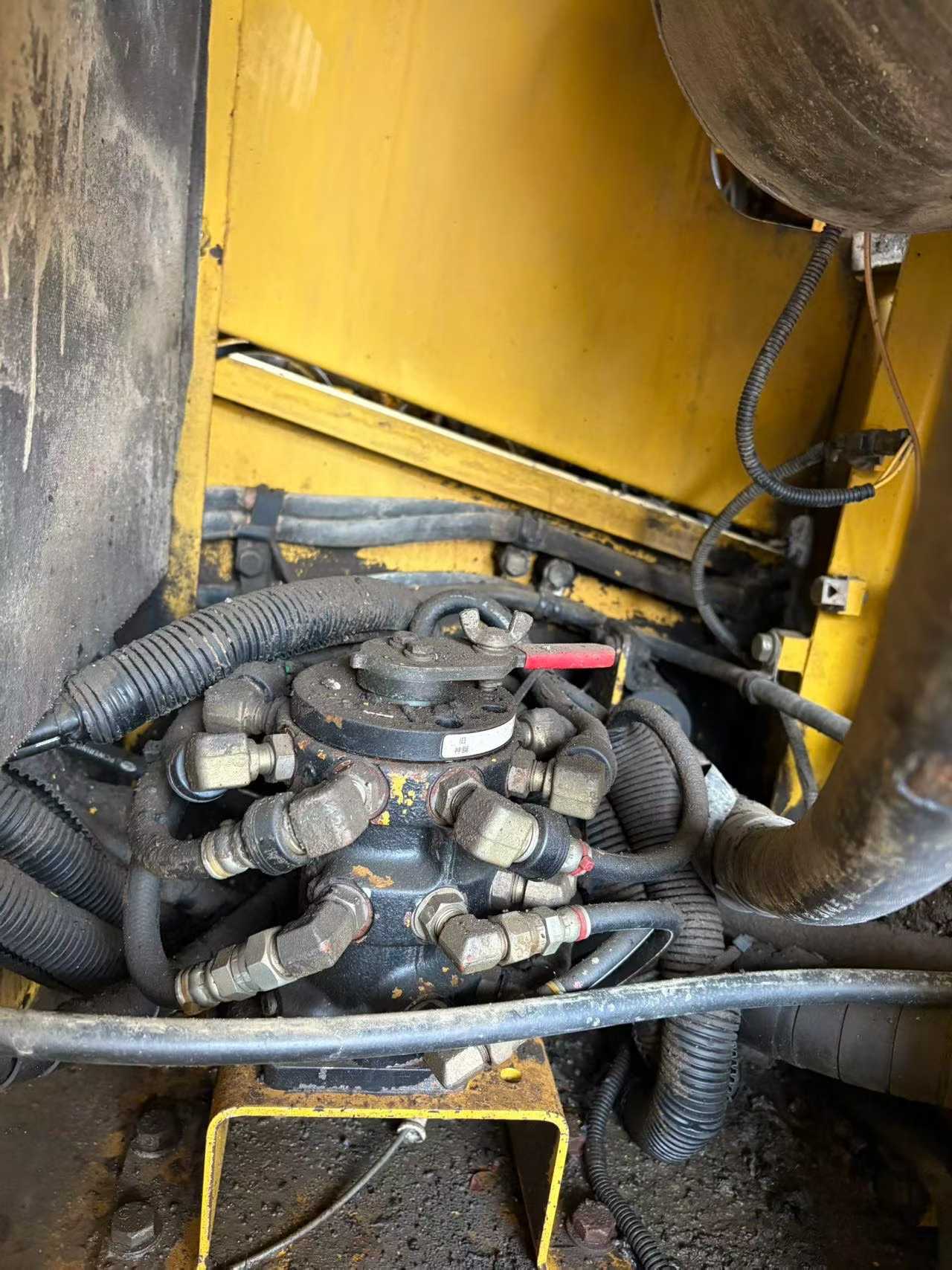 Used Komatsu PC200-8N1 Excavator 2016 Model / 8