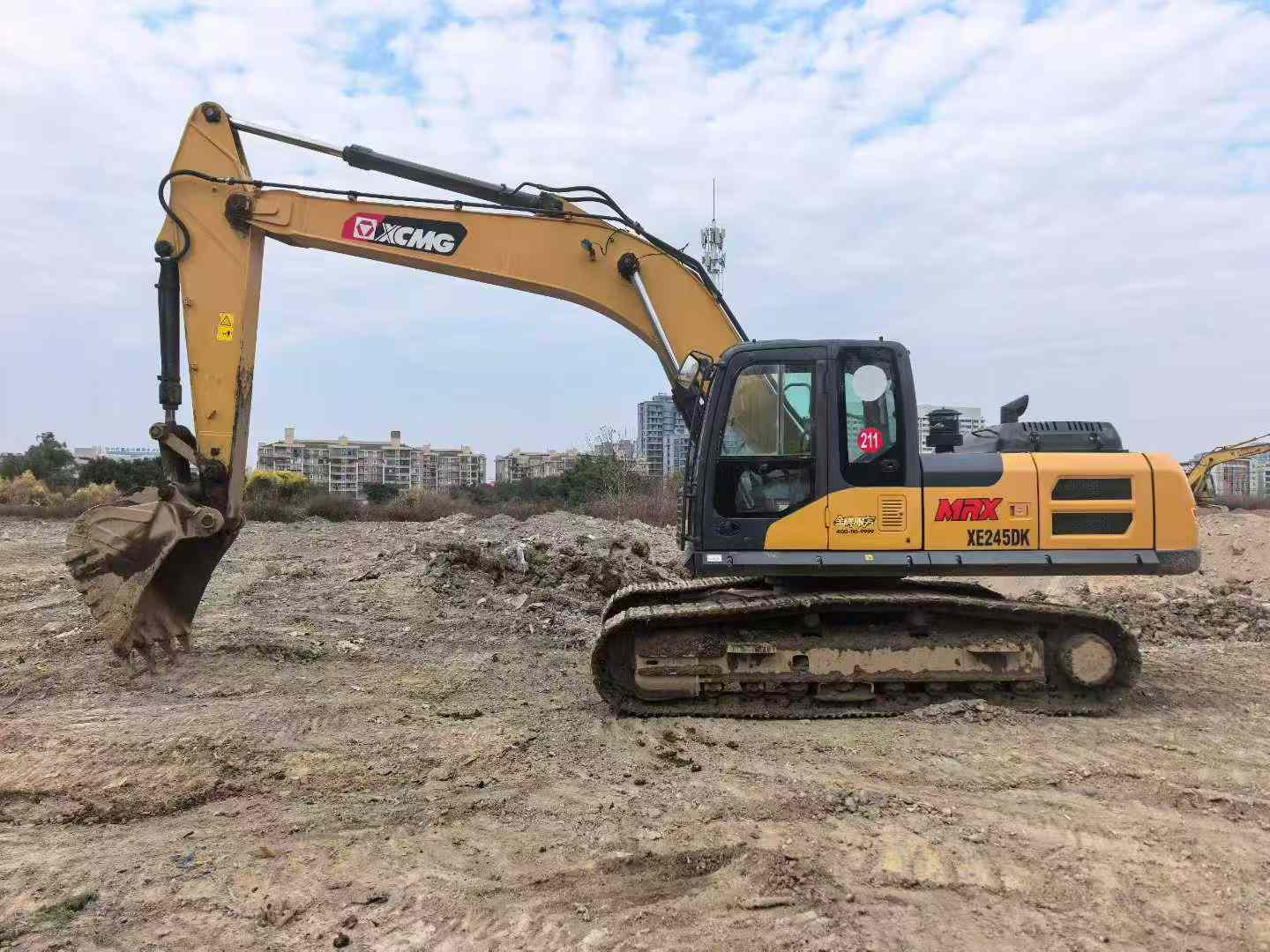 Used XCMG XE245GH Excavator 2021 Model / 7