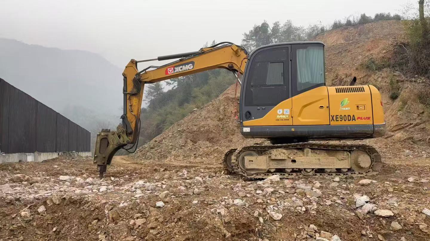 Buy XCMG XE370 Used Excavator
