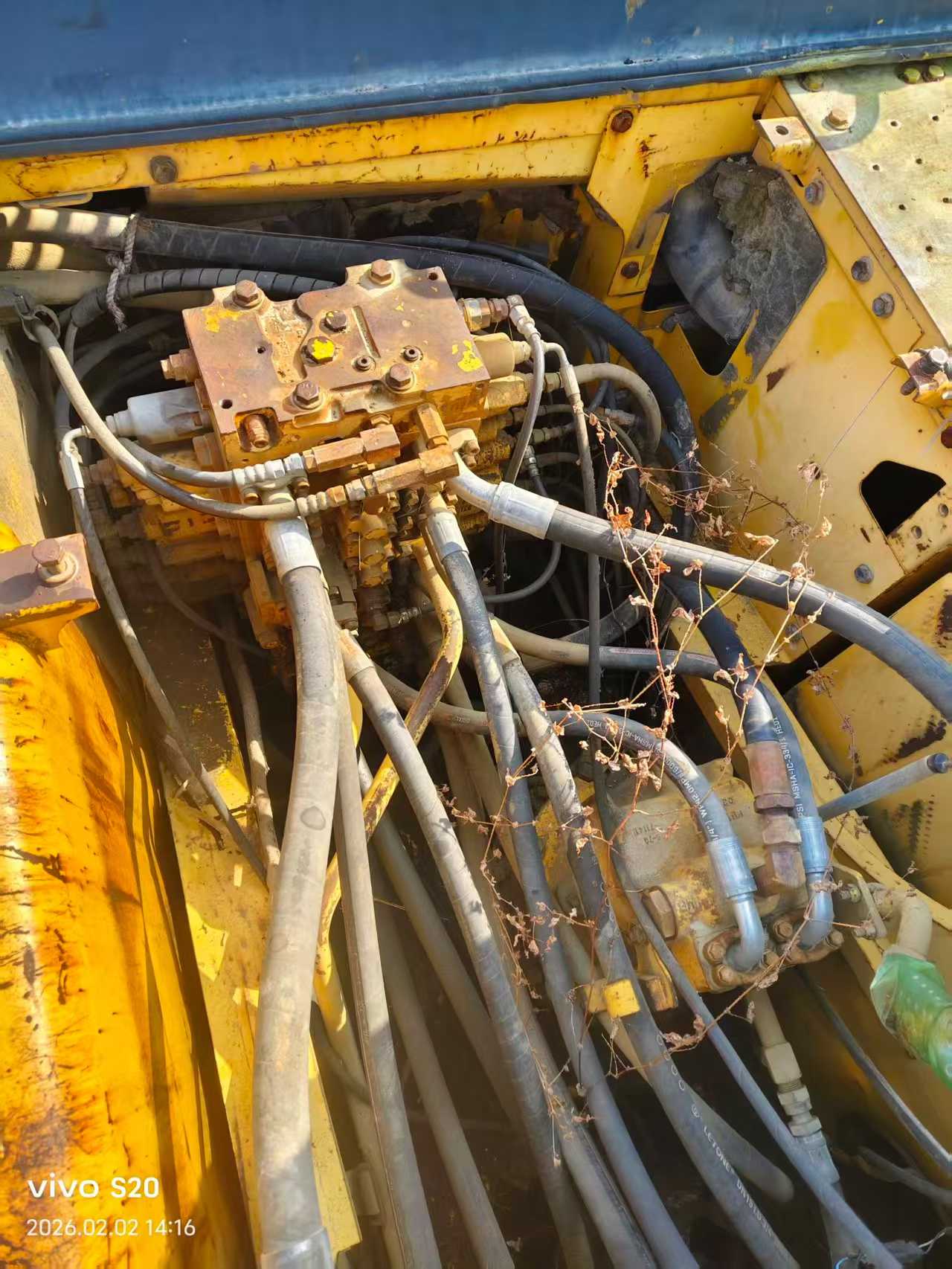 Used Komatsu PC220 Excavator 2016 Model / 6