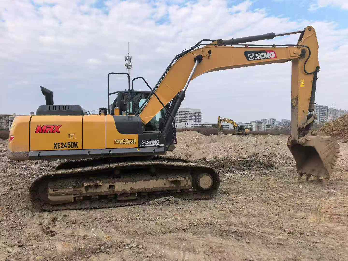 Used XCMG XE245GH Excavator 2021 Model / 8