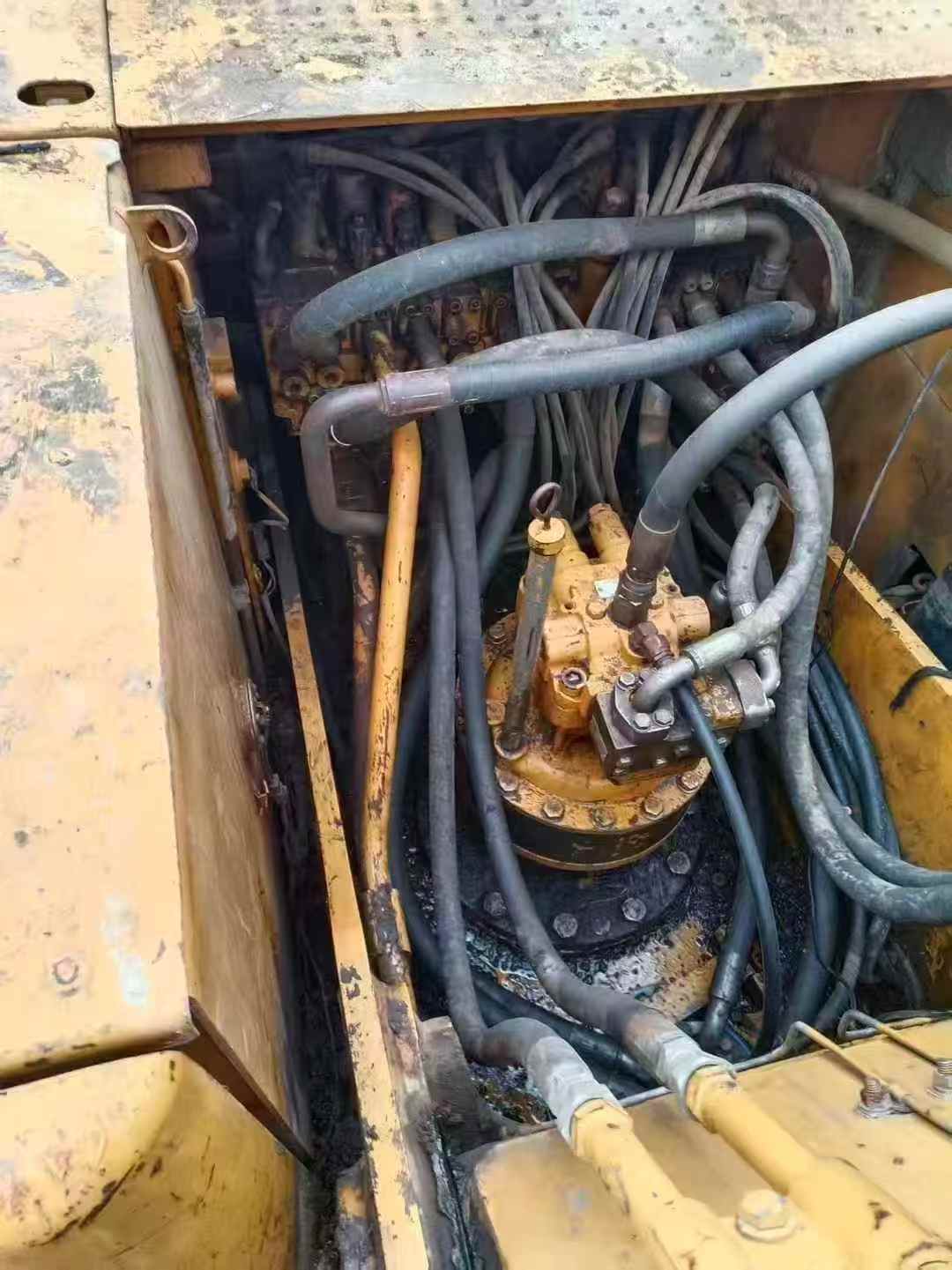 Used Caterpillar 320D Excavator 2010 Model / 3