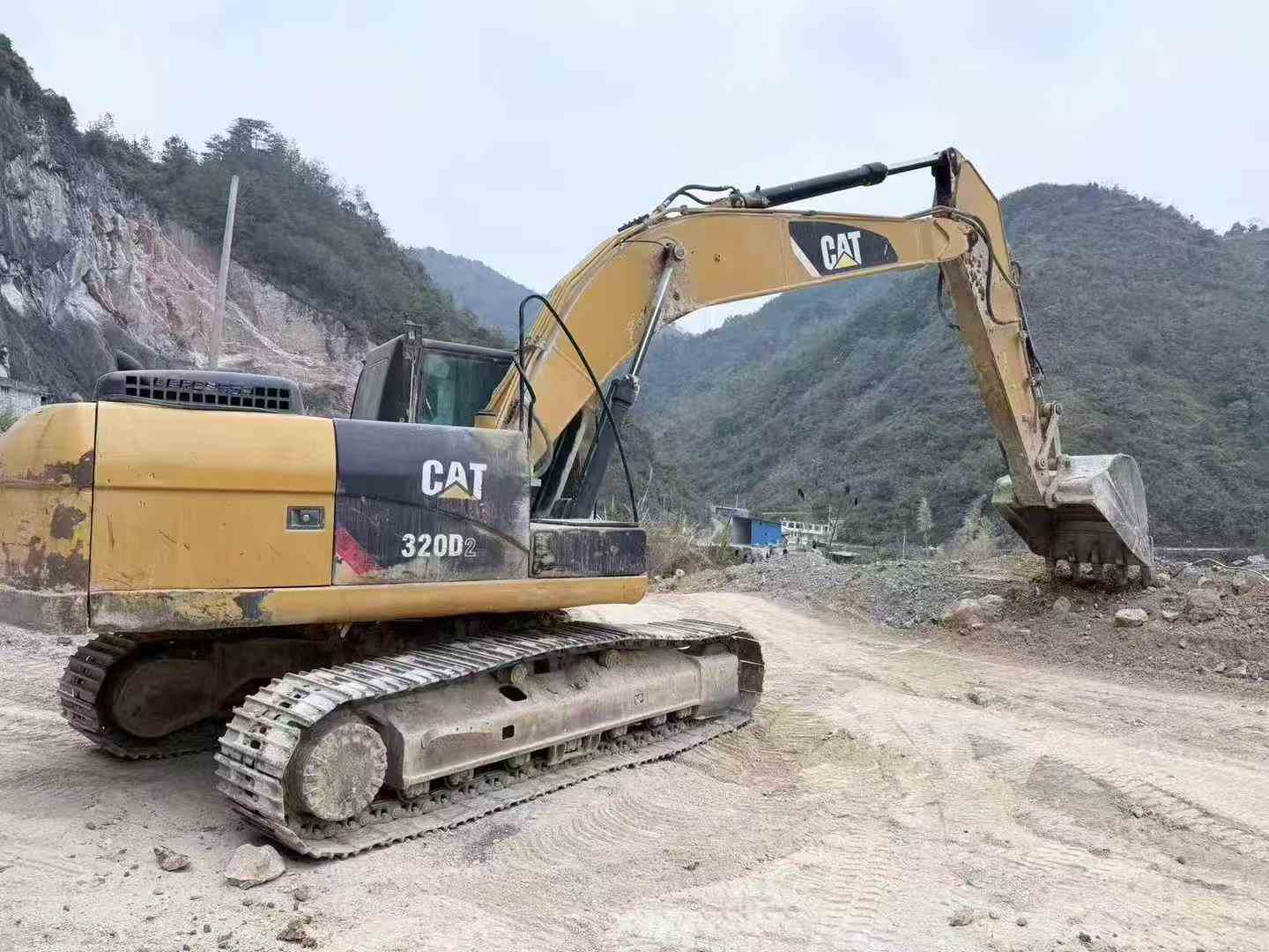 Used Caterpillar CT20 Excavator 2014 Model / 2