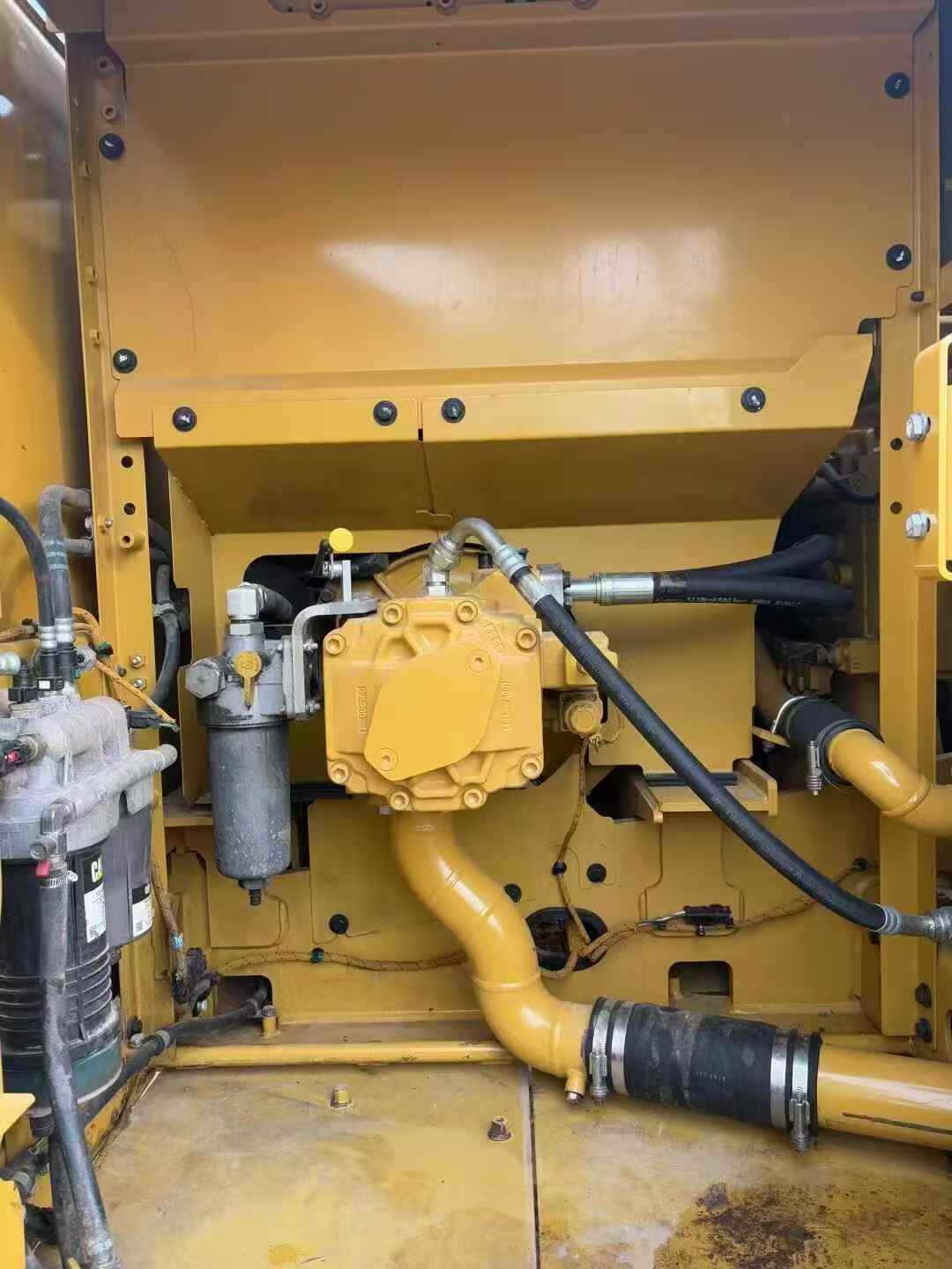 Used Caterpillar 323 Excavator 2022 Model / 4