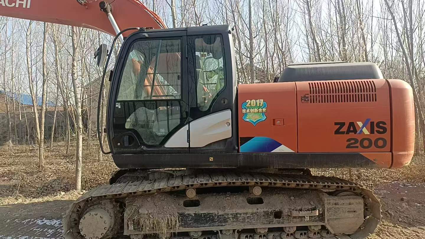 Used Hitachi ZAXIS200 Excavator 2022 Model / 3