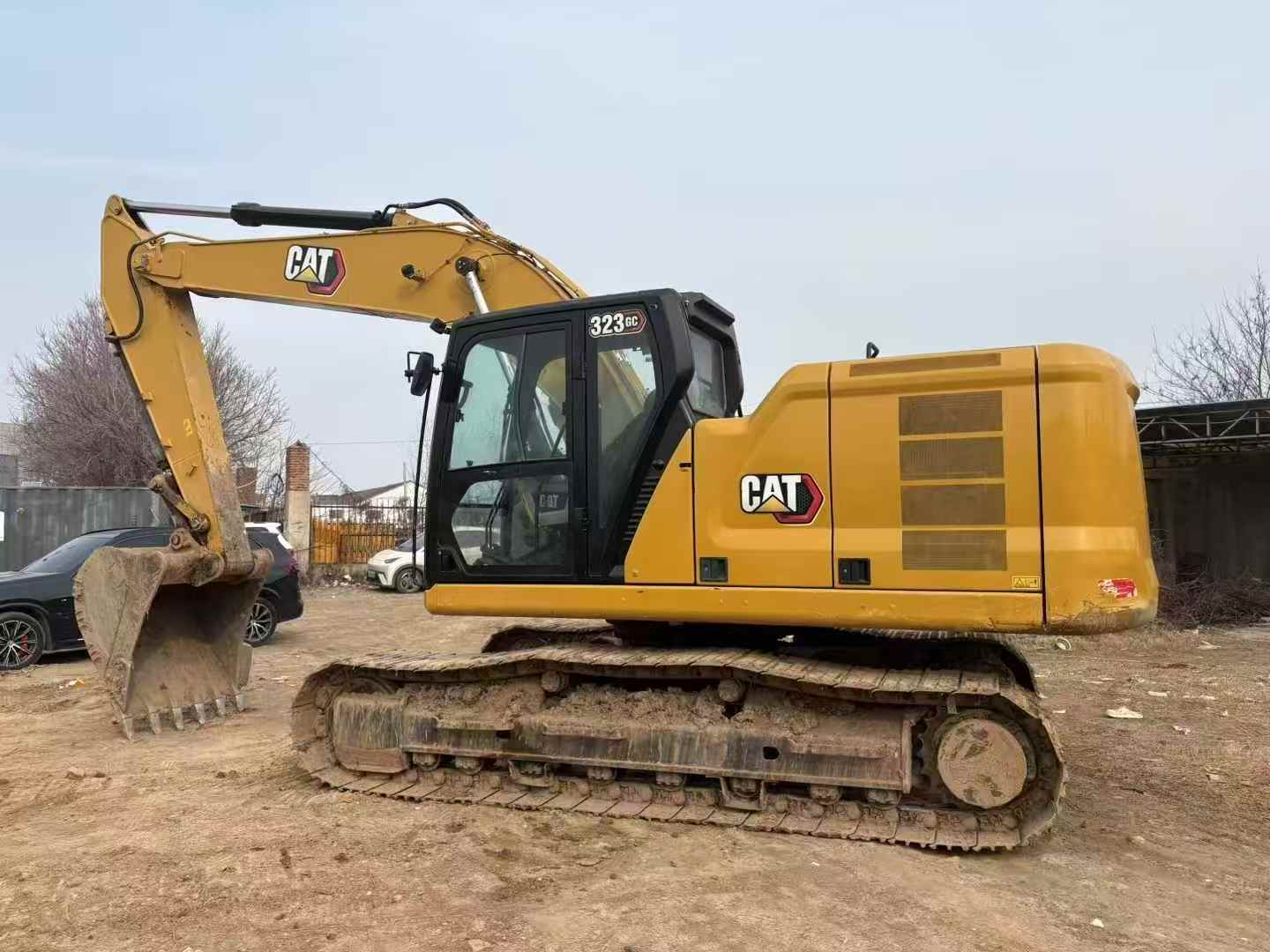 Buy Caterpillar 323 Used Excavator