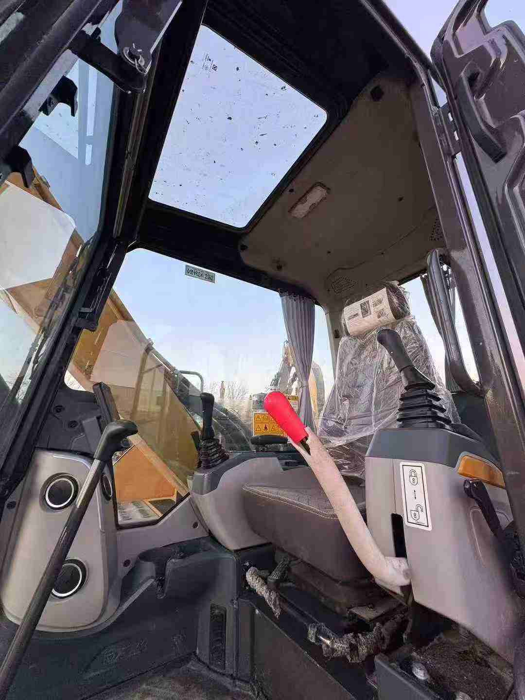 Used XCMG XE75G Excavator 2016 Model / 7