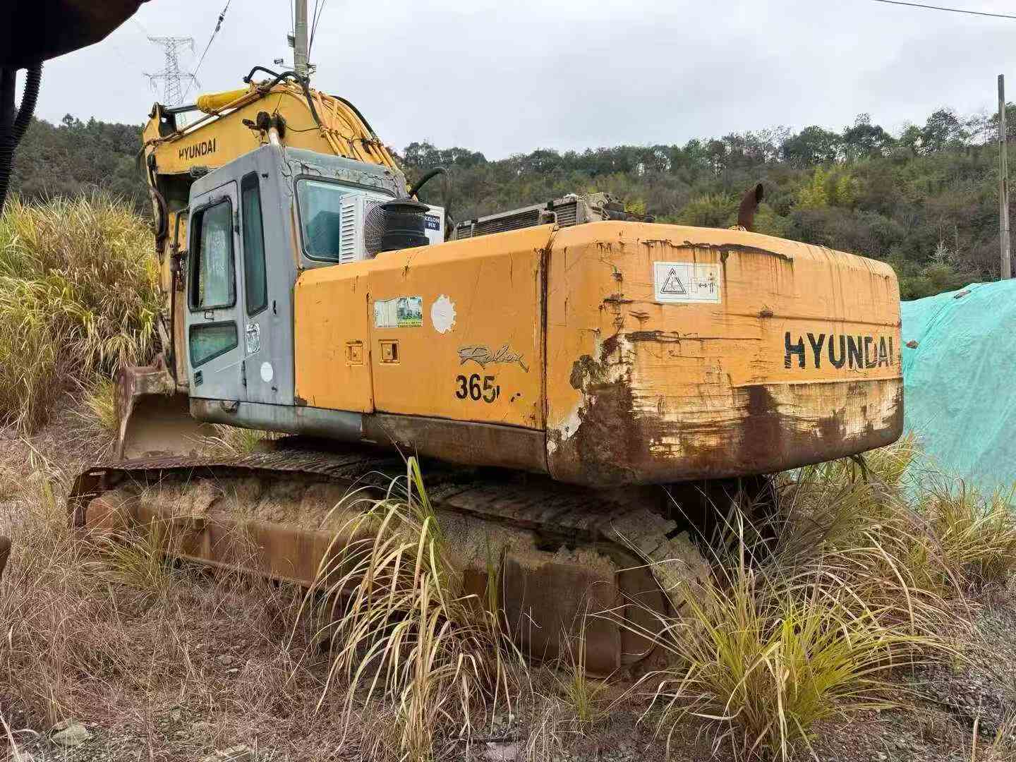 Used Hyundai R335-7 Excavator 2016 Model / 3