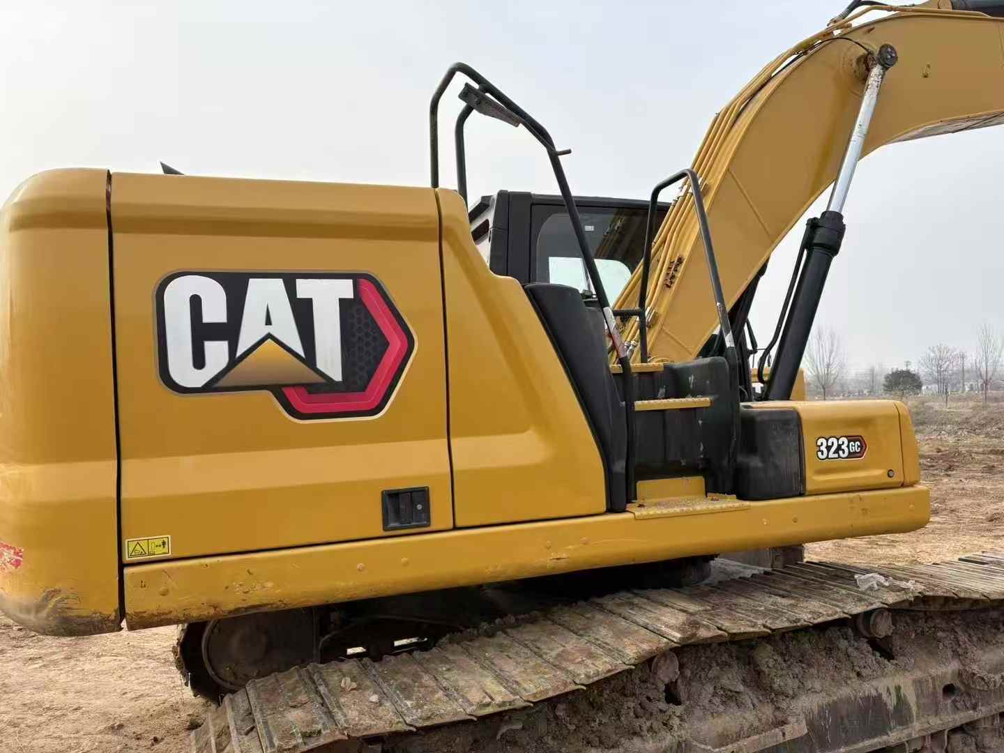 Used Caterpillar 323 Excavator 2022 Model / 3