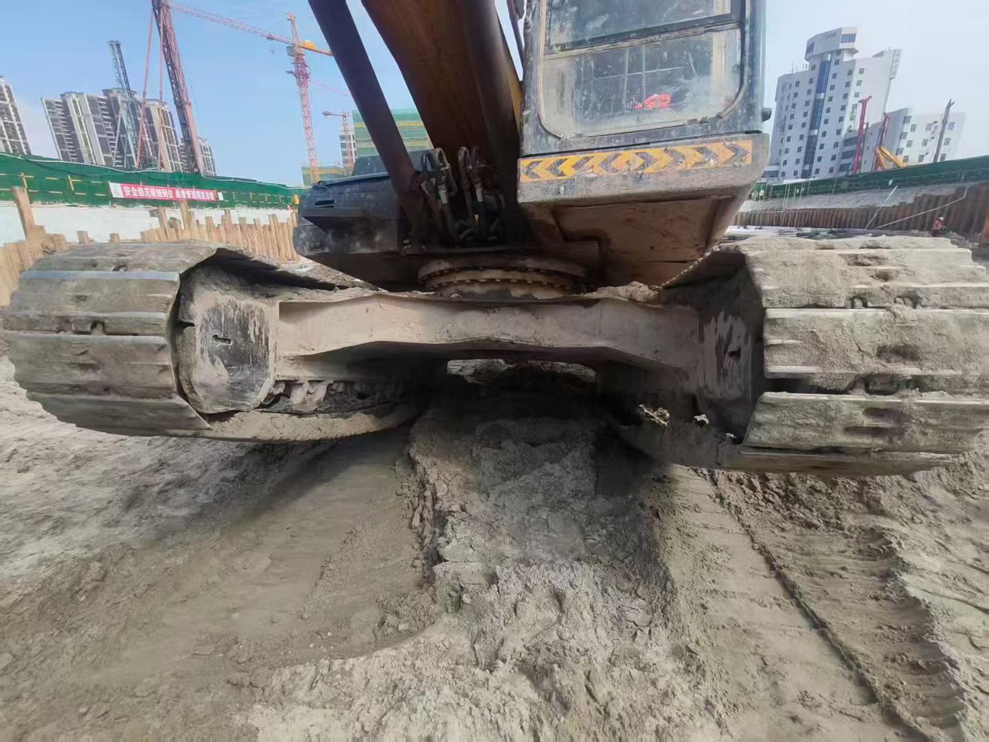 Used XCMG XE215 Excavator 2011 Model / 3