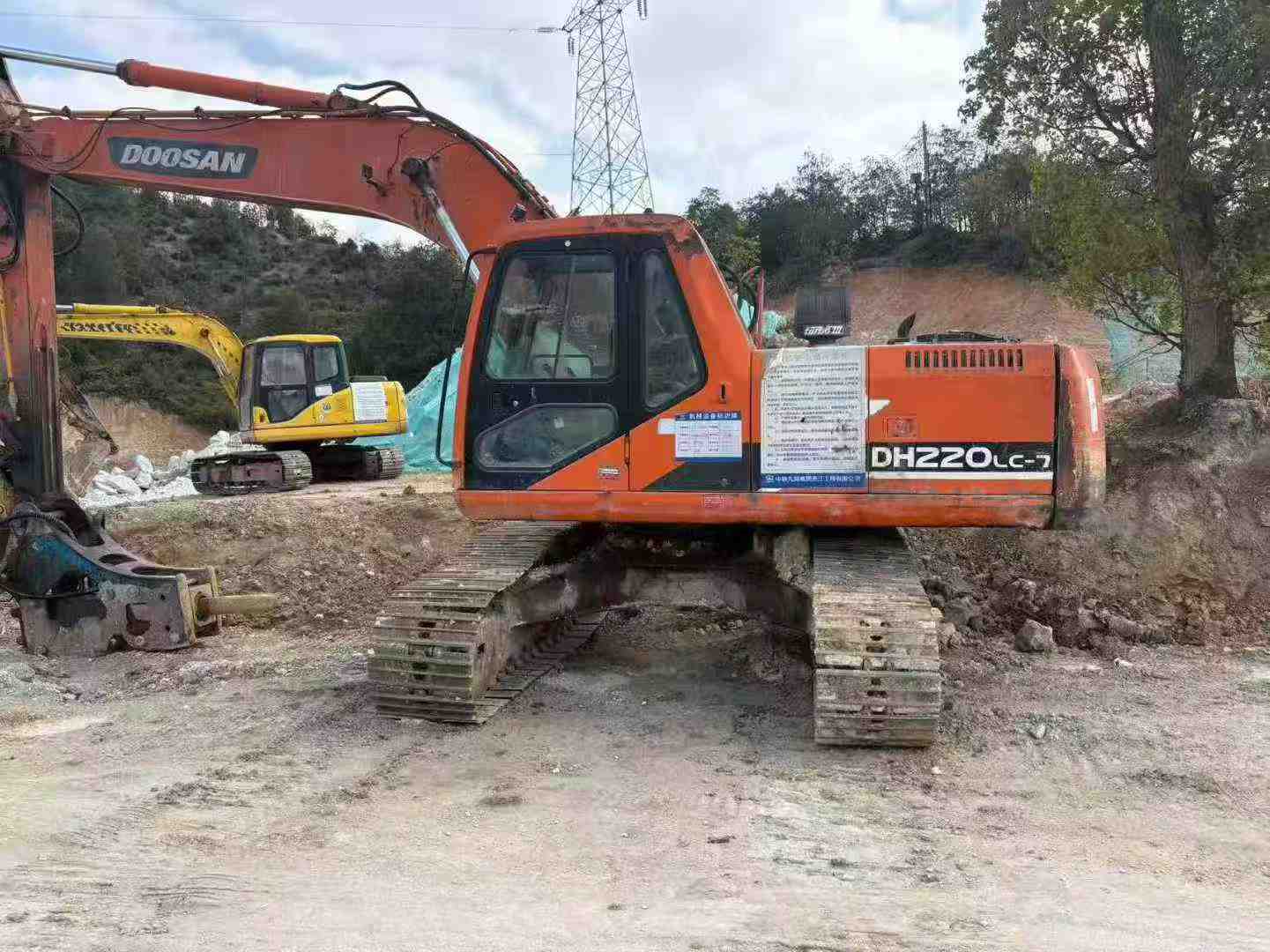 Buy Doosan DH220-7 Used Excavator