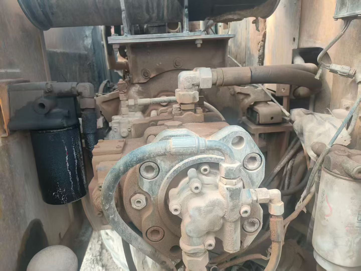 Used XCMG XE215 Excavator 2011 Model / 6