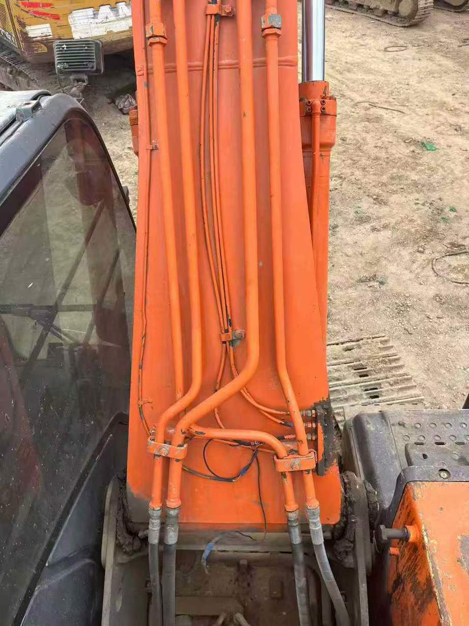 Used Hitachi ZAXIS200 Excavator 2009 Model / 7