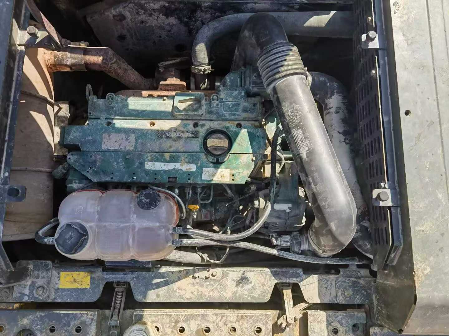 Used Volvo EC200 Excavator 2017 Model / 4