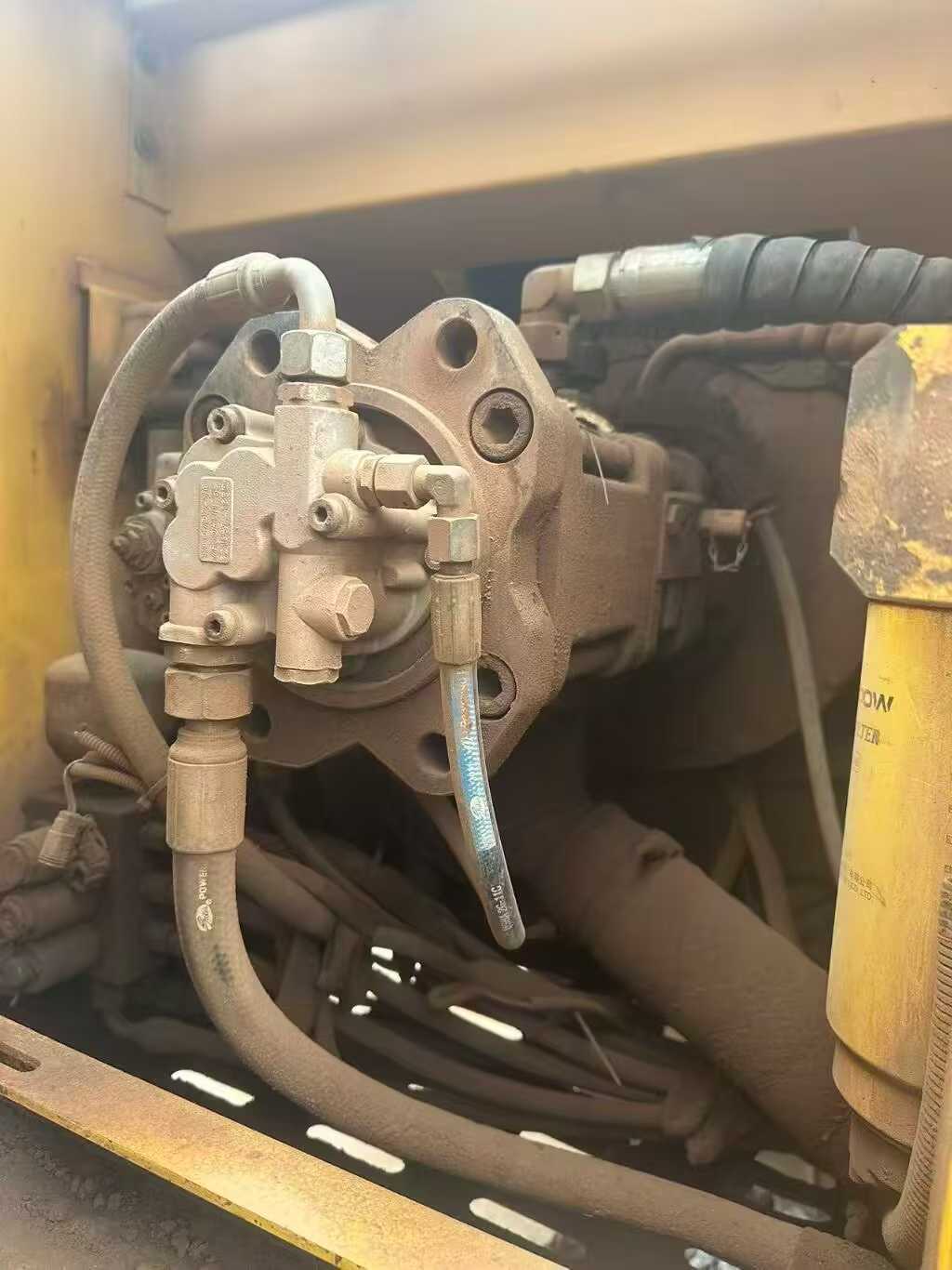 Used XCMG XE215 Excavator 2014 Model / 4