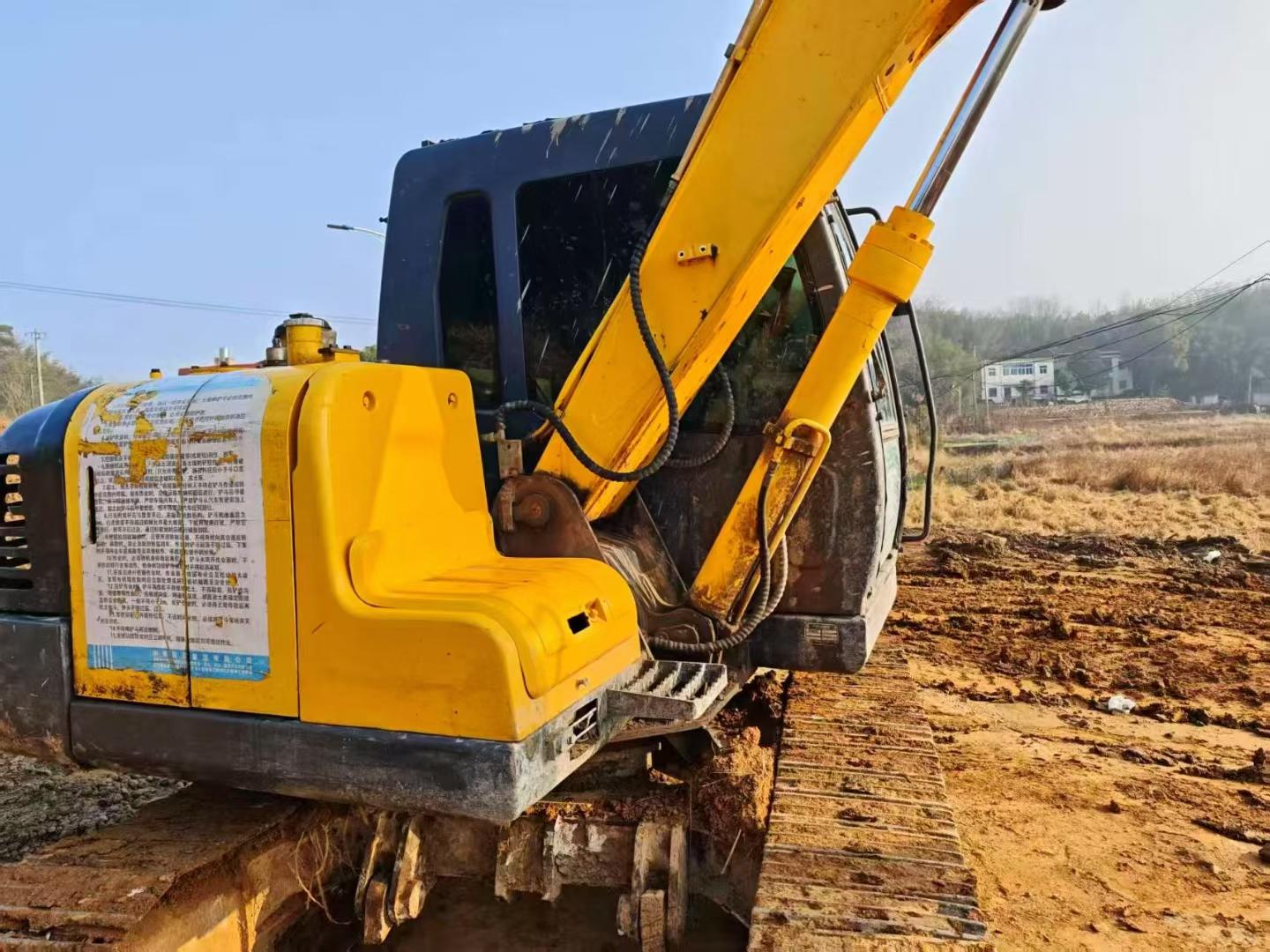 Compre Escavadeira Hyundai R80WM/WH Usada / 2