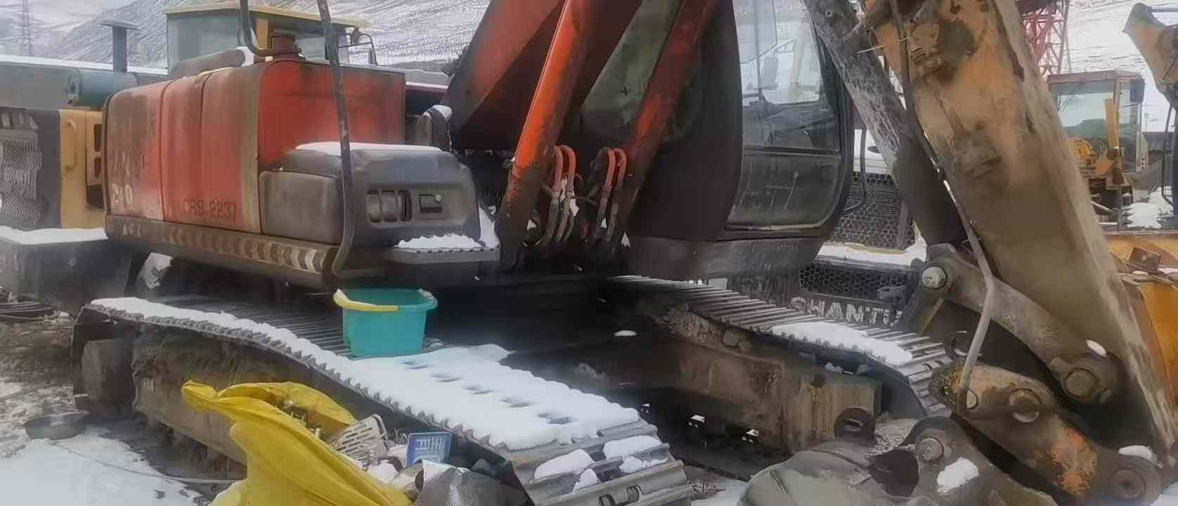 Used Hitachi ZX210-3G Excavator 2016 Model / 3