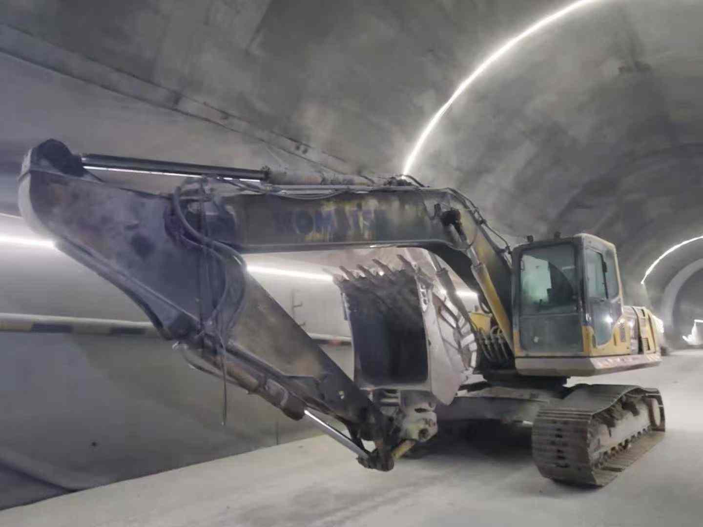 Used Komatsu PC220-8 Excavator 2022 Model / 6