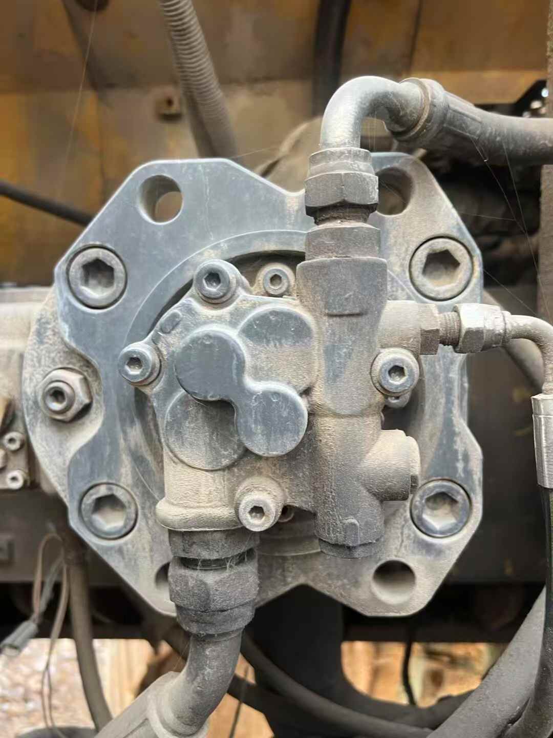 Used Volvo EW210C Excavator 2011 Model / 5